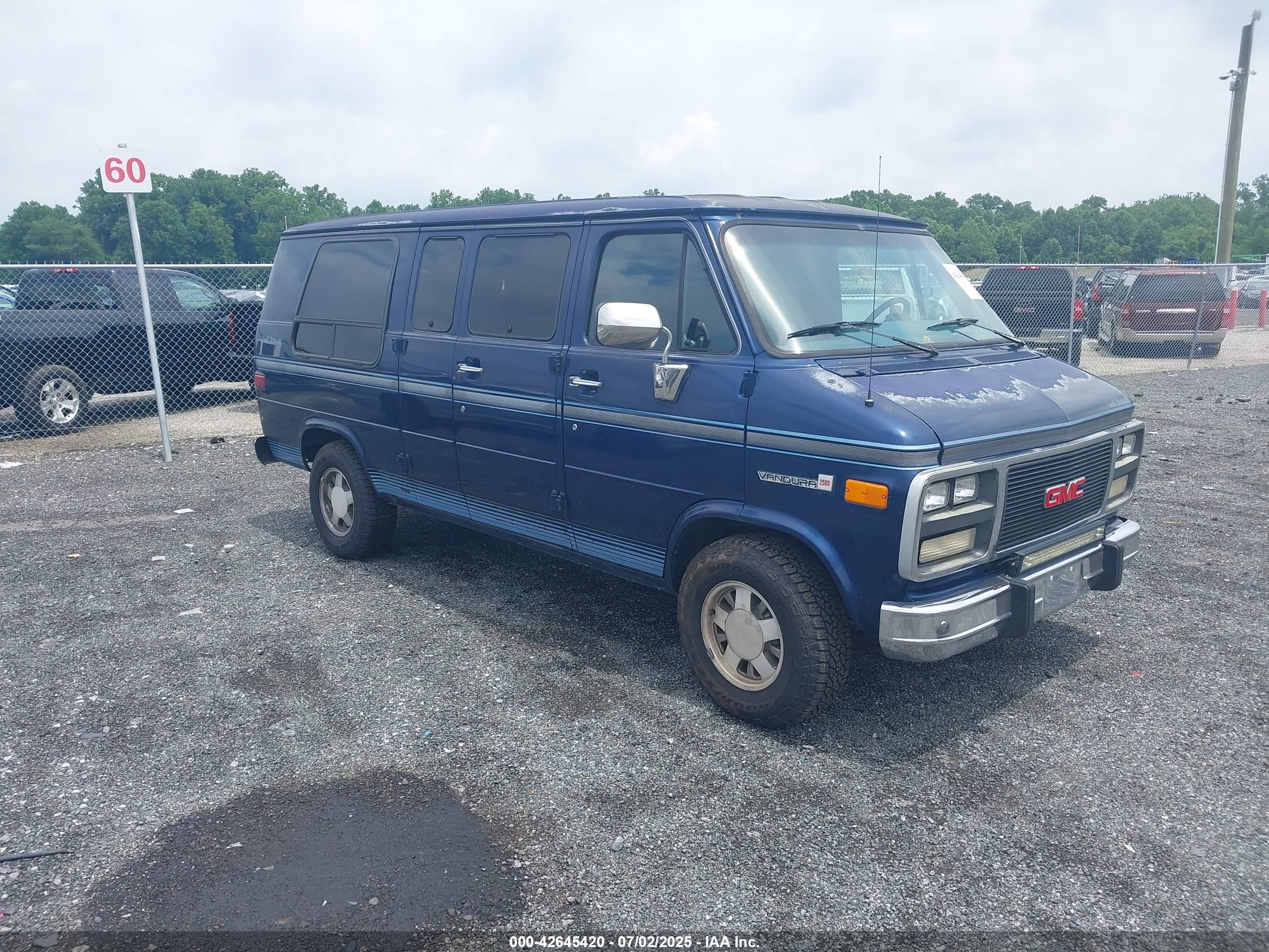 1995 GMC Vandura, VIN 1GDEG25K5SF534646 — Front end