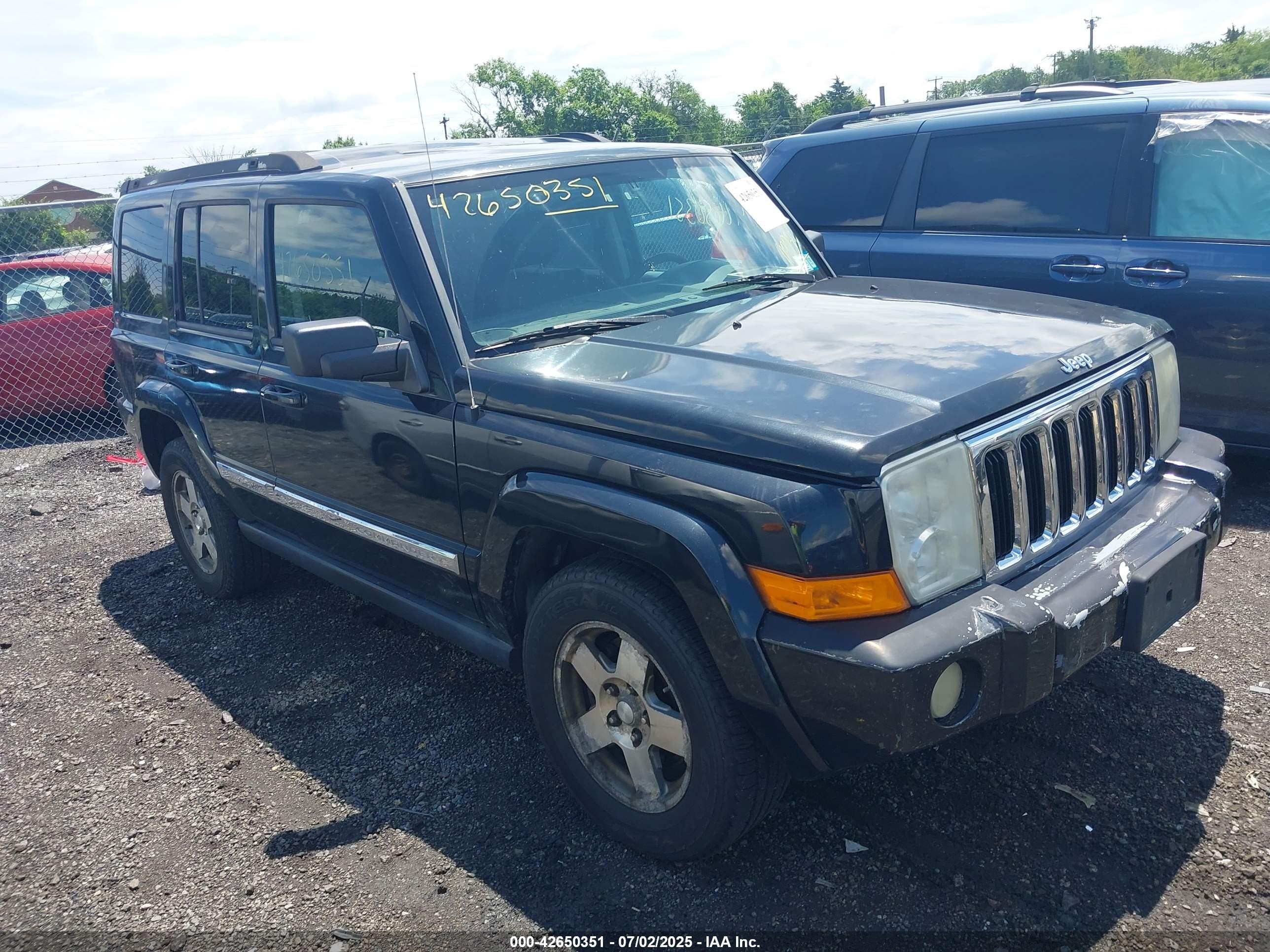 2010 Jeep Commander Sport, VIN 1J4RG4GK6AC112734 — Front end