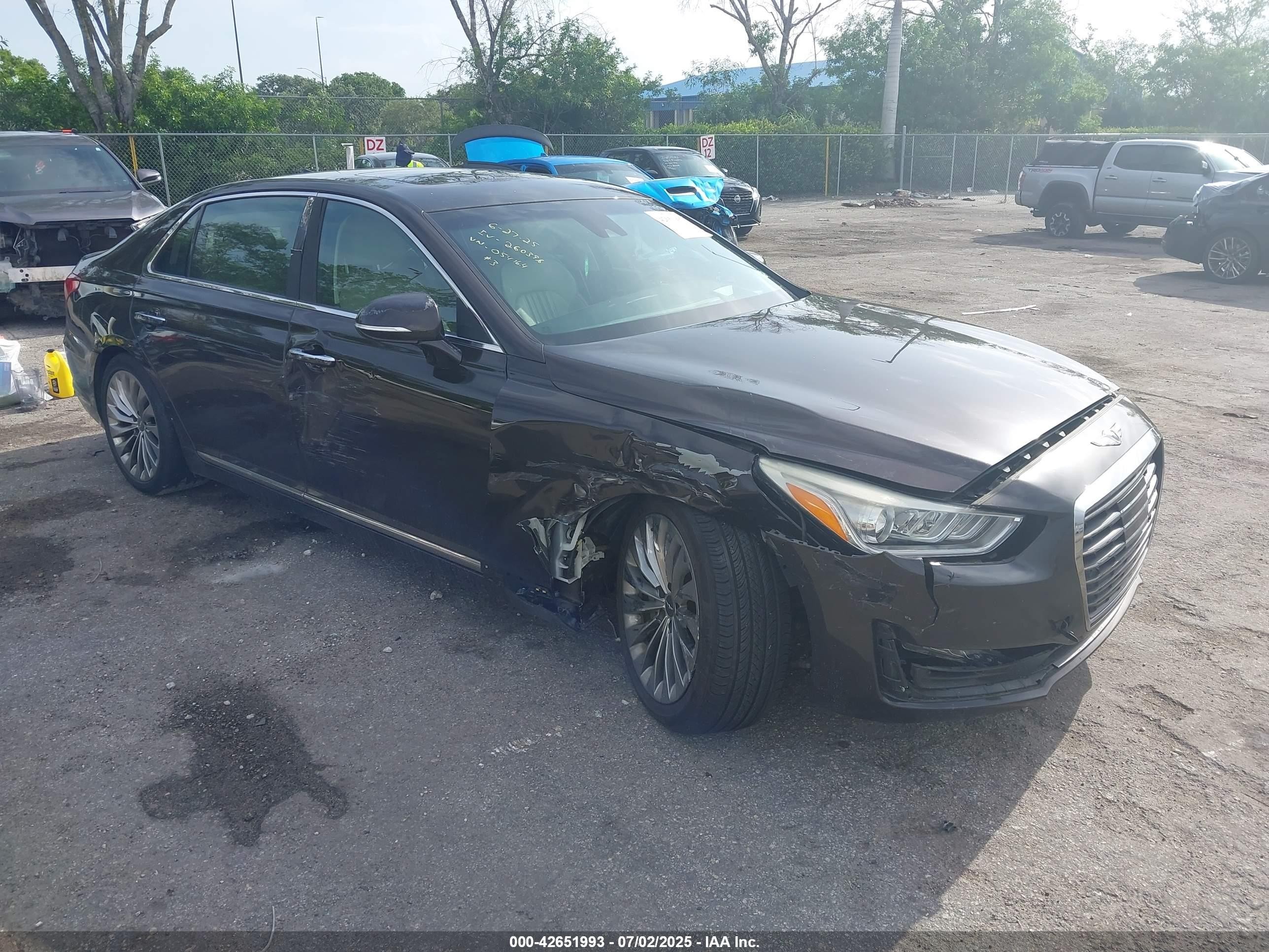 2019 Genesis G90 Ultimate, VIN KMTF54JH6KU054164 — Side