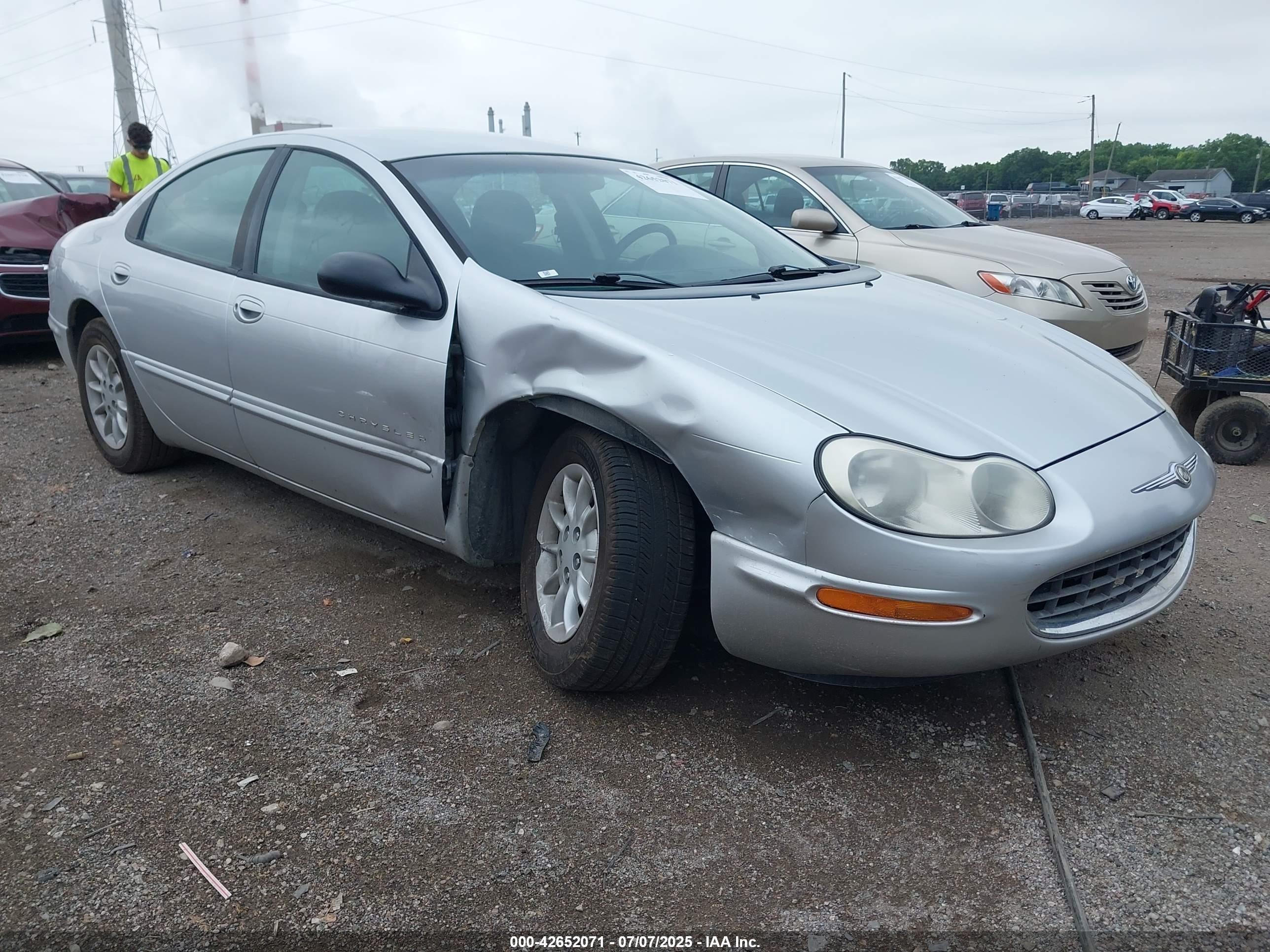 2001 Chrysler Concorde LX, VIN 2C3HD46R51H542636 — Side