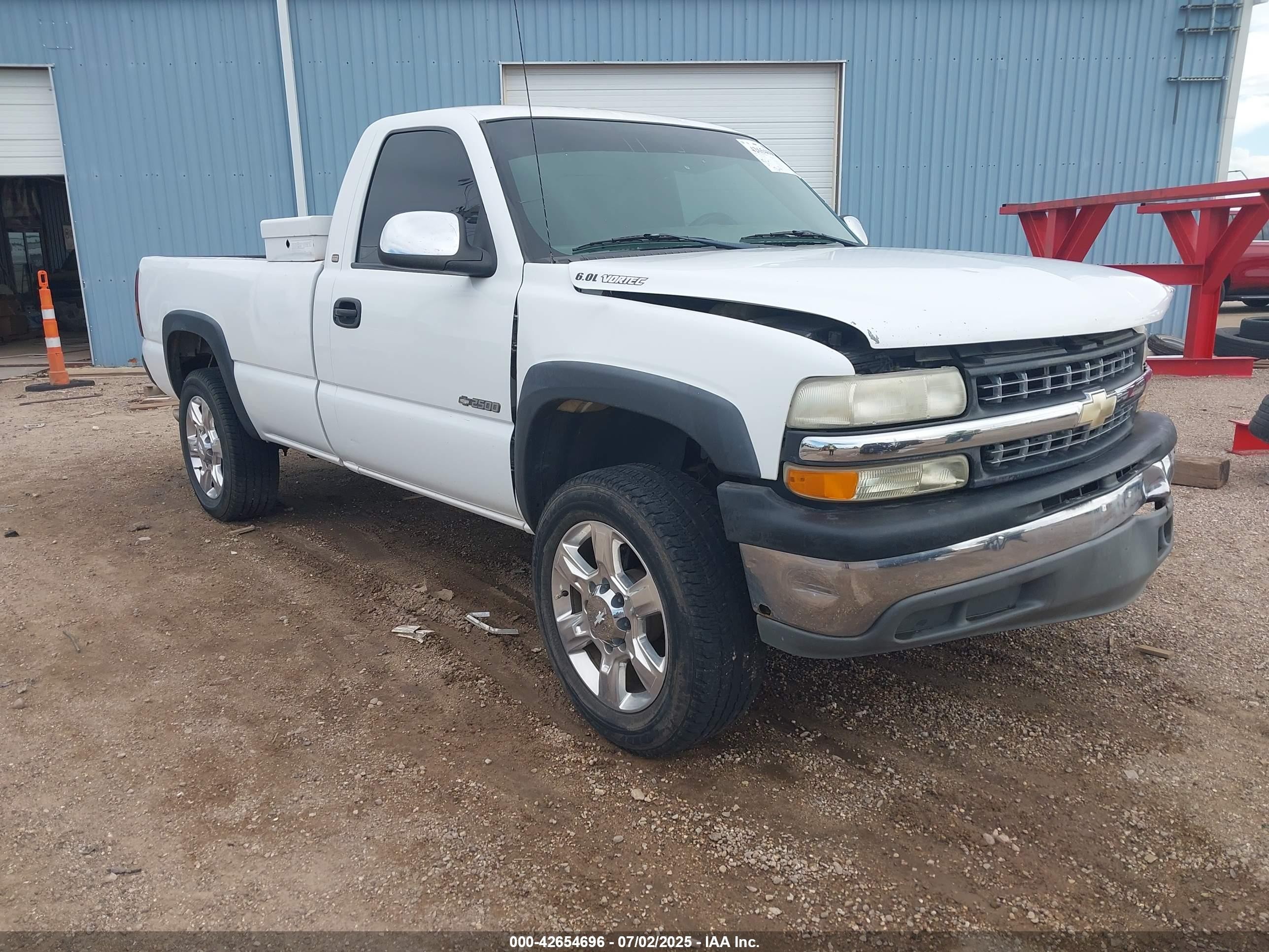 2001 Chevrolet Silverado 2500, VIN 1GCGC24U51Z295141 — Front end