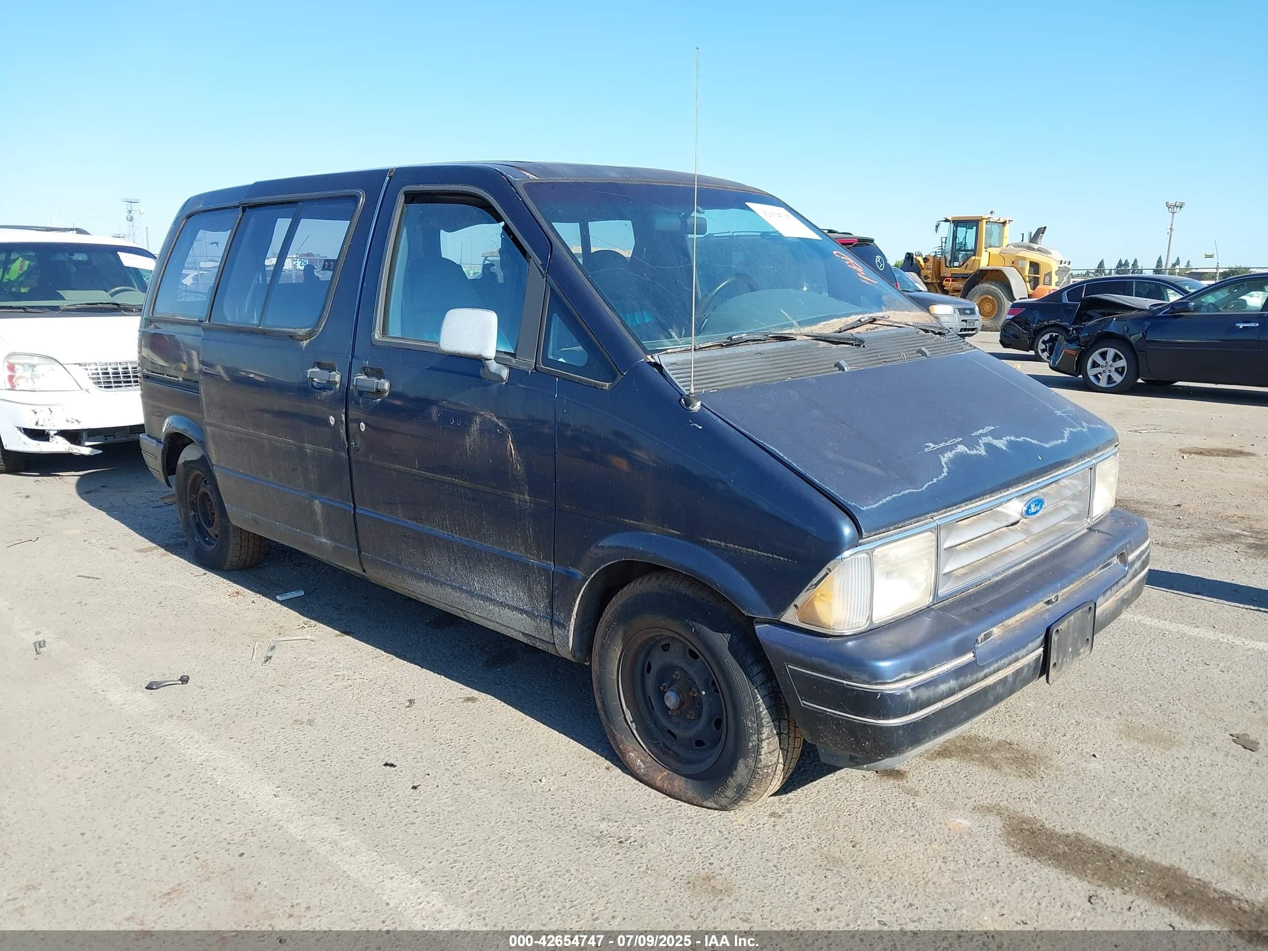 1993 Ford Aerostar, VIN 1FMCA11U3PZC47077 — Front end