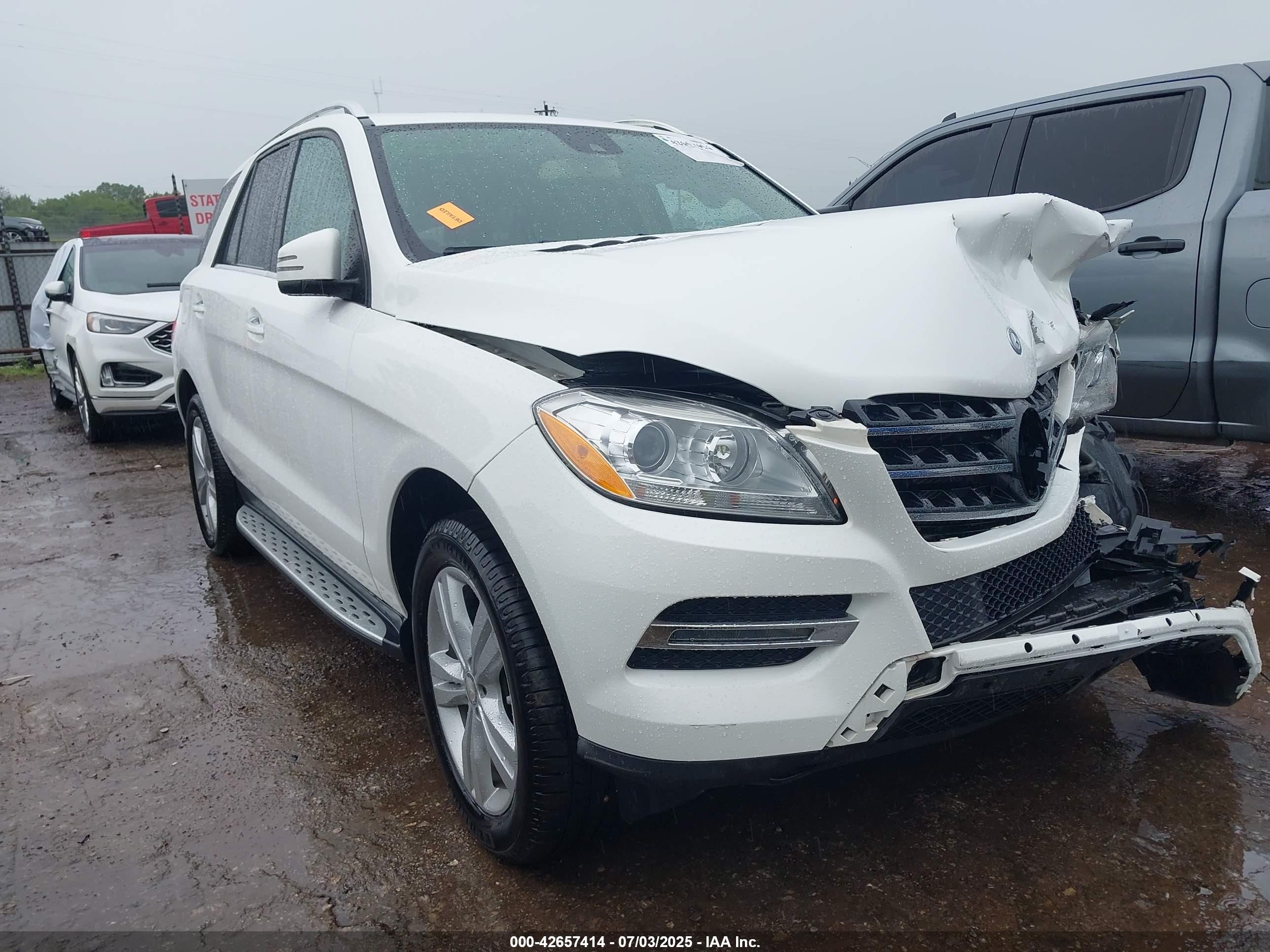 2015 Mercedes-Benz M 350, VIN 4JGDA5HB5FA618611 — Front end