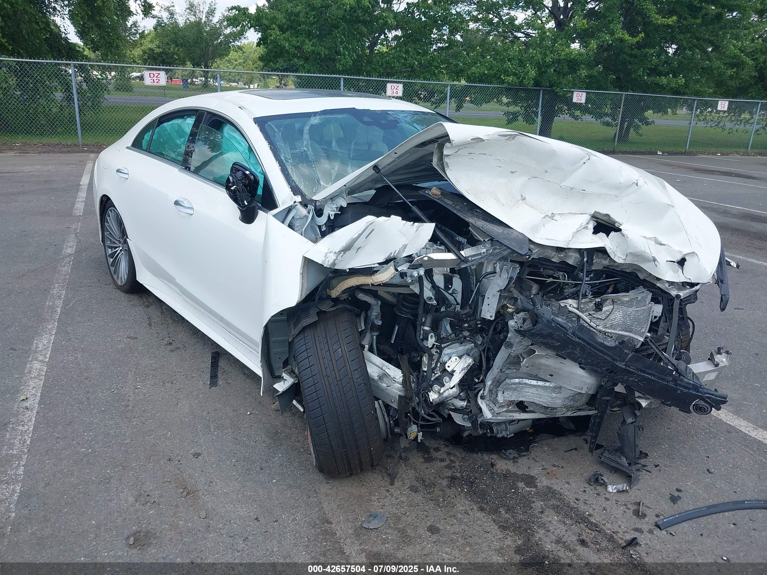 2022 Mercedes-Benz CLS 450, VIN W1K2J5KBXNA100910 — Front end