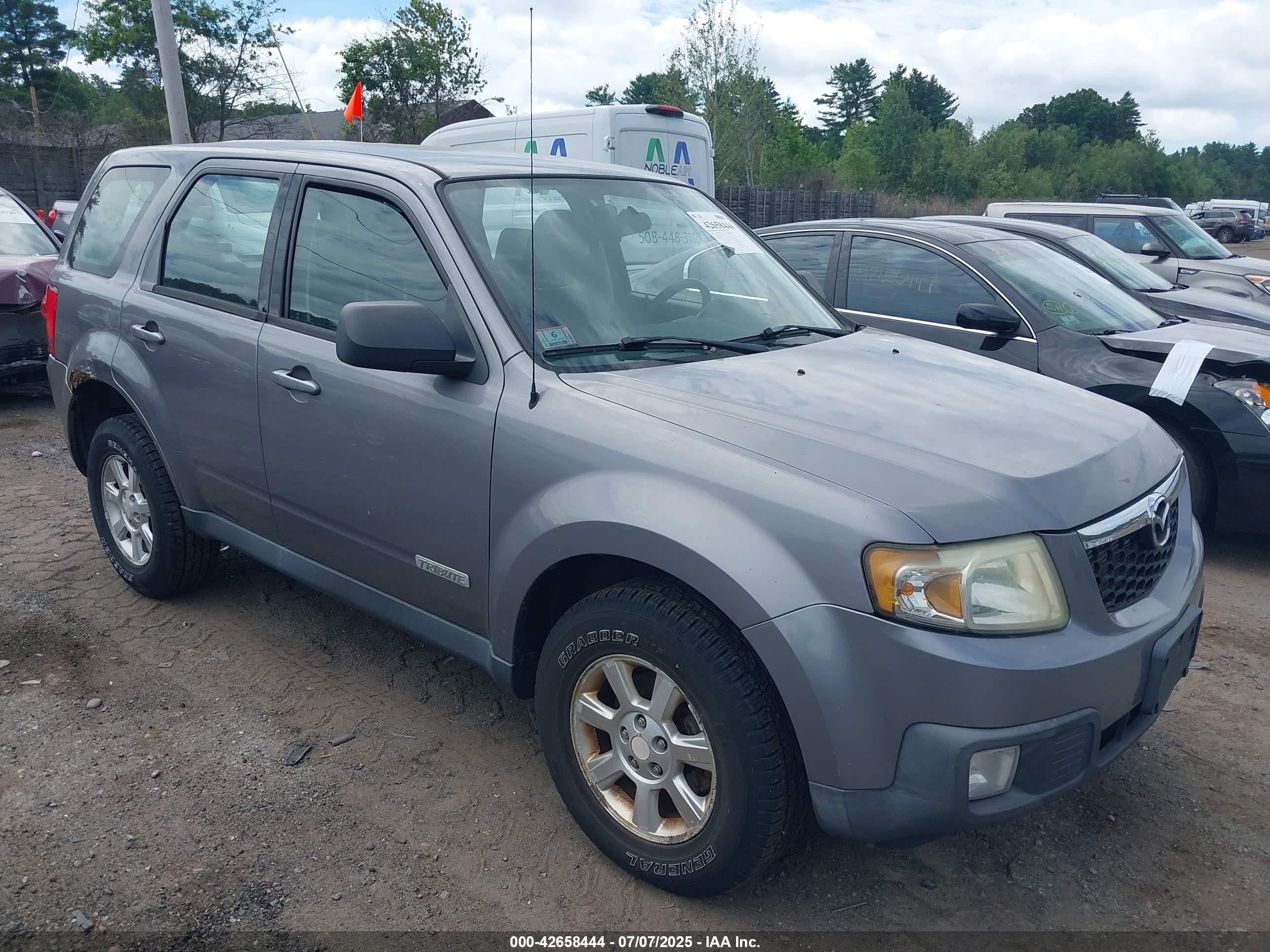2008 Mazda Tribute Grand Touring, VIN 4F2CZ02Z18KM26522 — Normal wear
