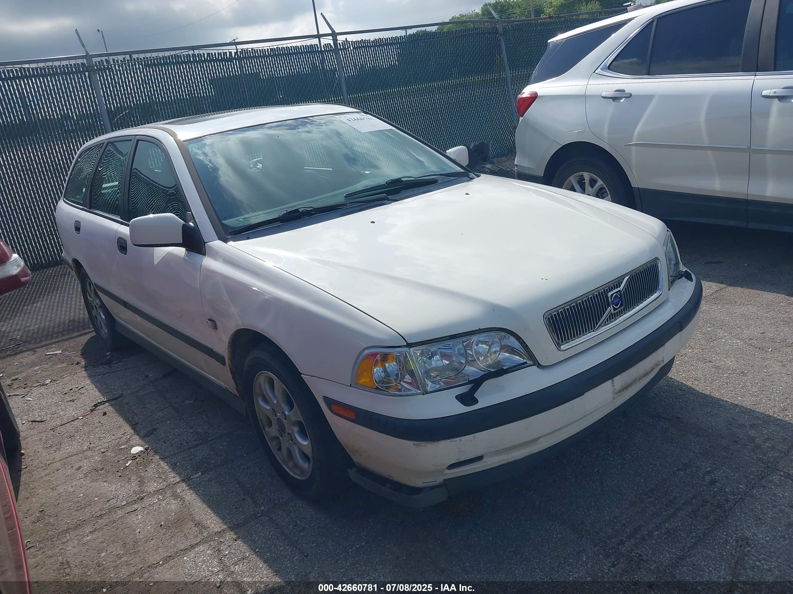 2000 Volvo V40, VIN YV1VW255XYF461097 — Обычный износ