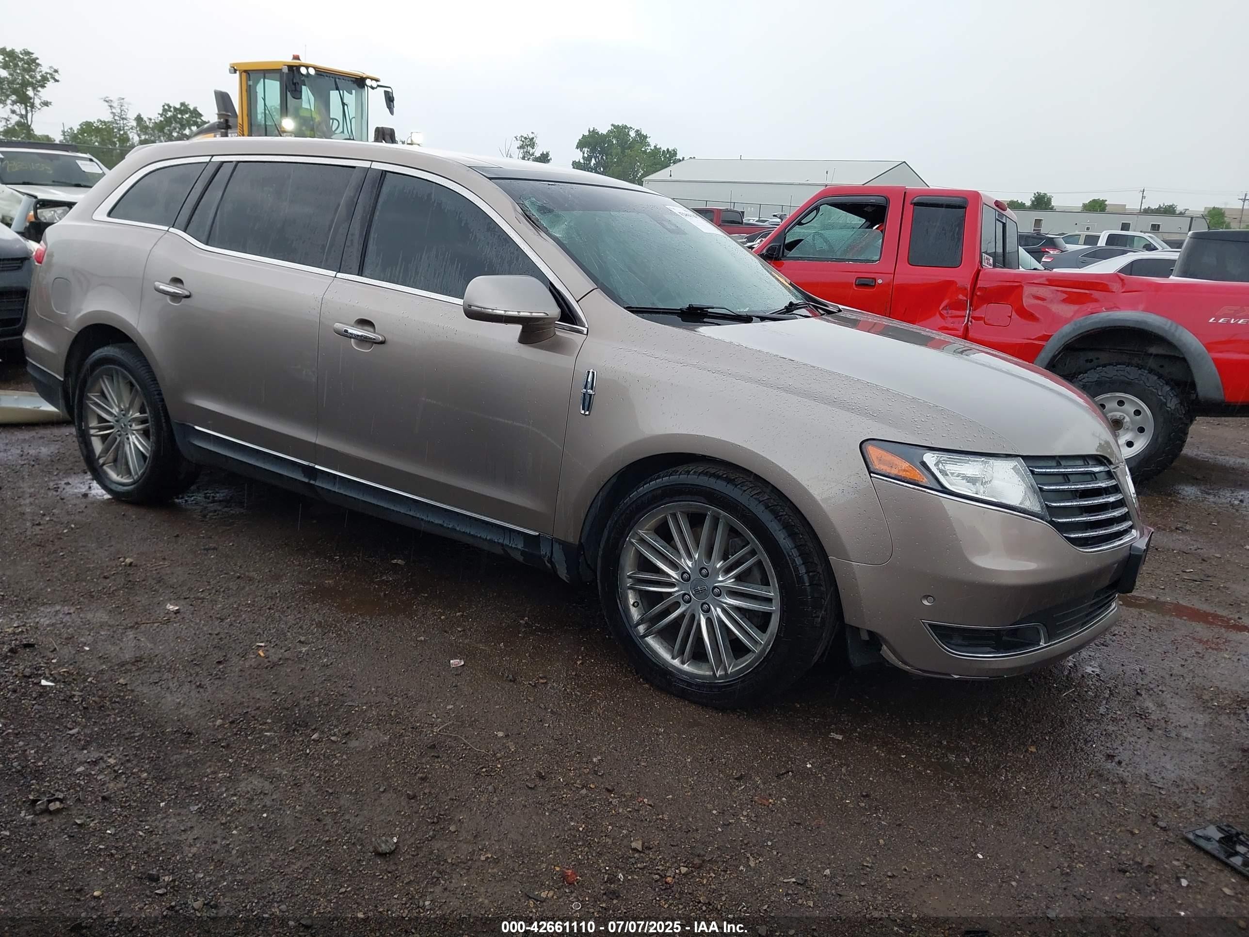 2019 Lincoln MKT Reserve, VIN 2LMHJ5AT8KBL02790 — Storm