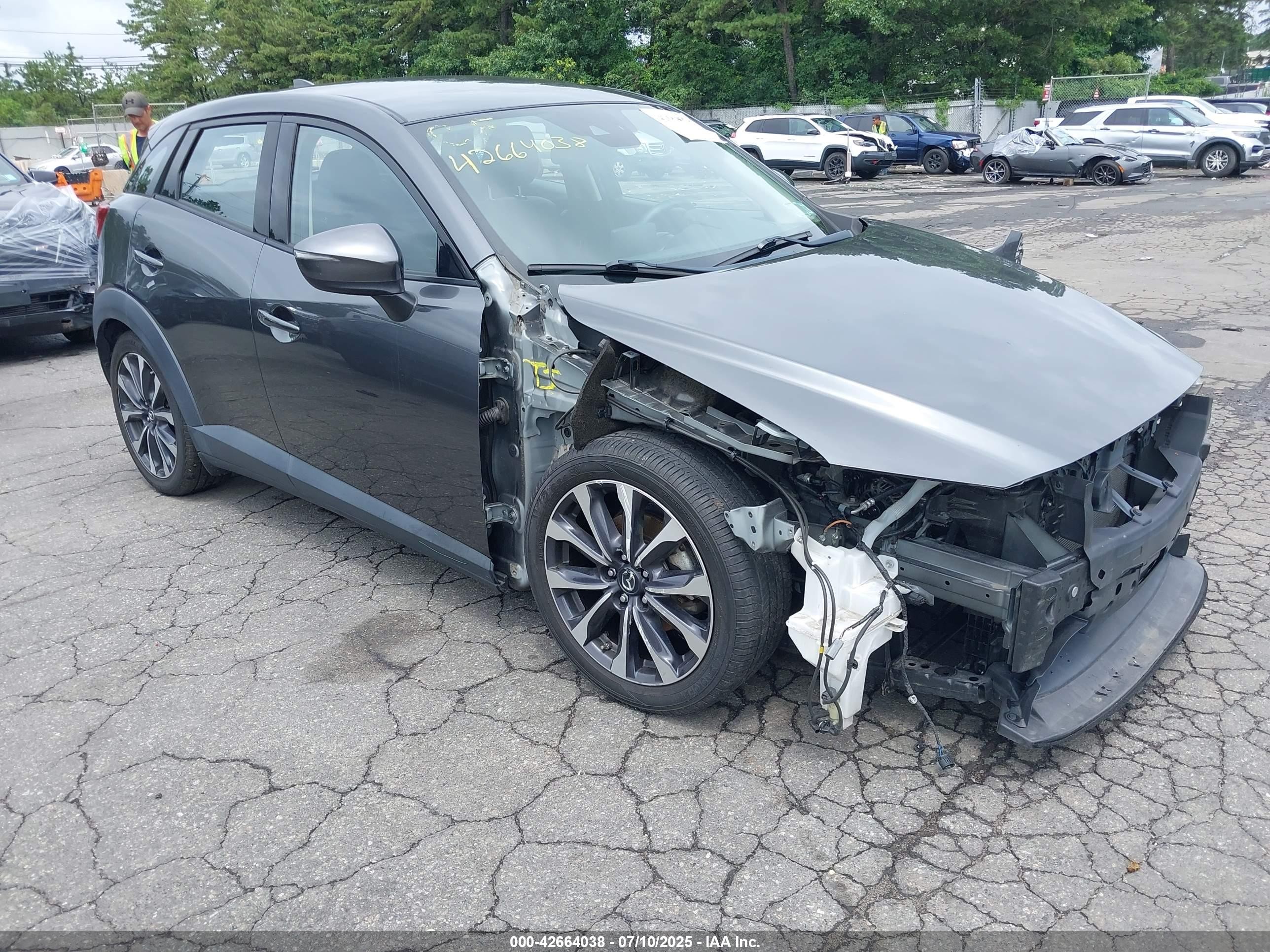 2019 Mazda CX-3 Touring, VIN JM1DKFC78K0444723 — Front end