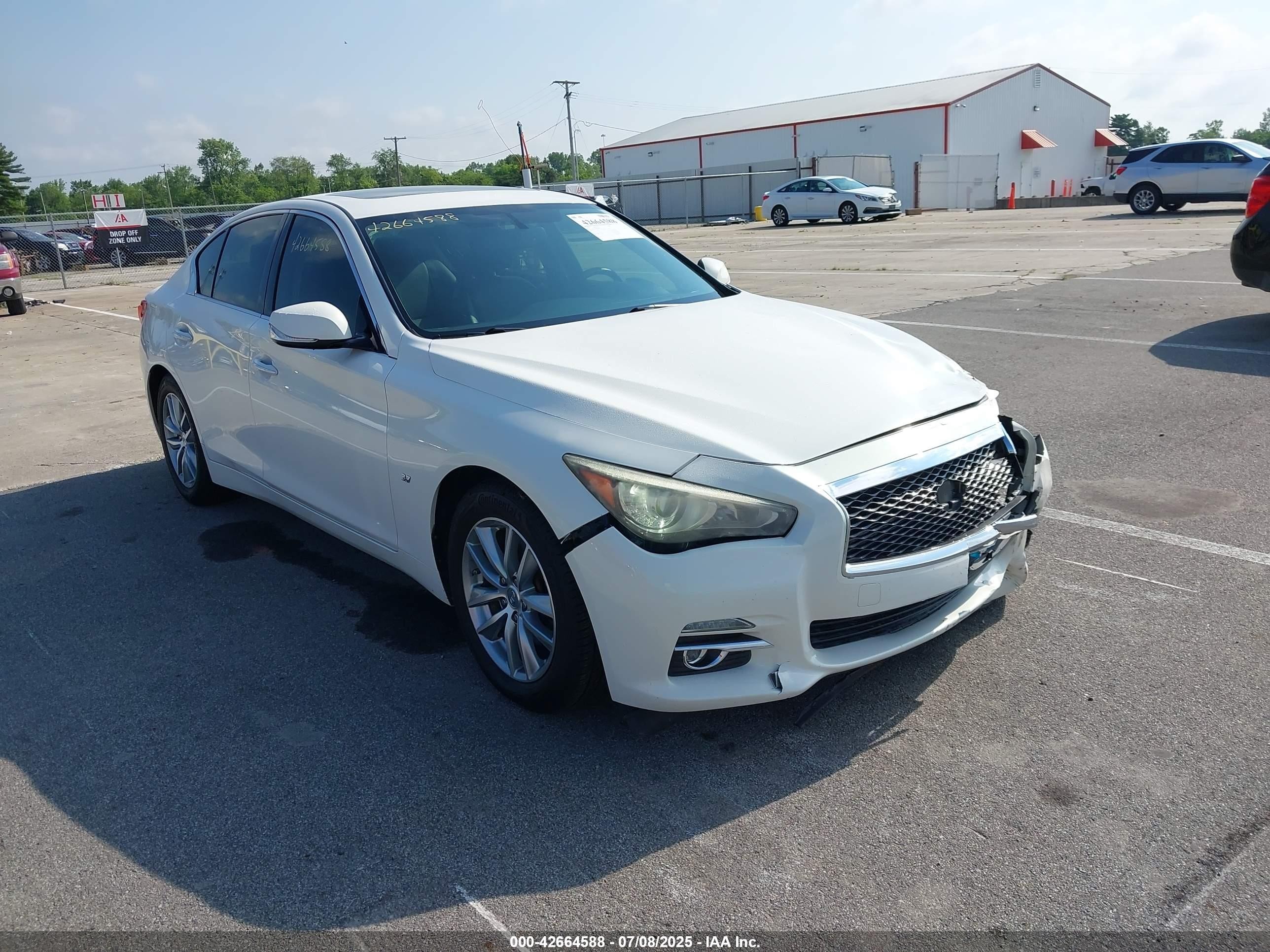 2014 Infiniti Q50 Sport, VIN JN1BV7AR4EM698230 — Front end