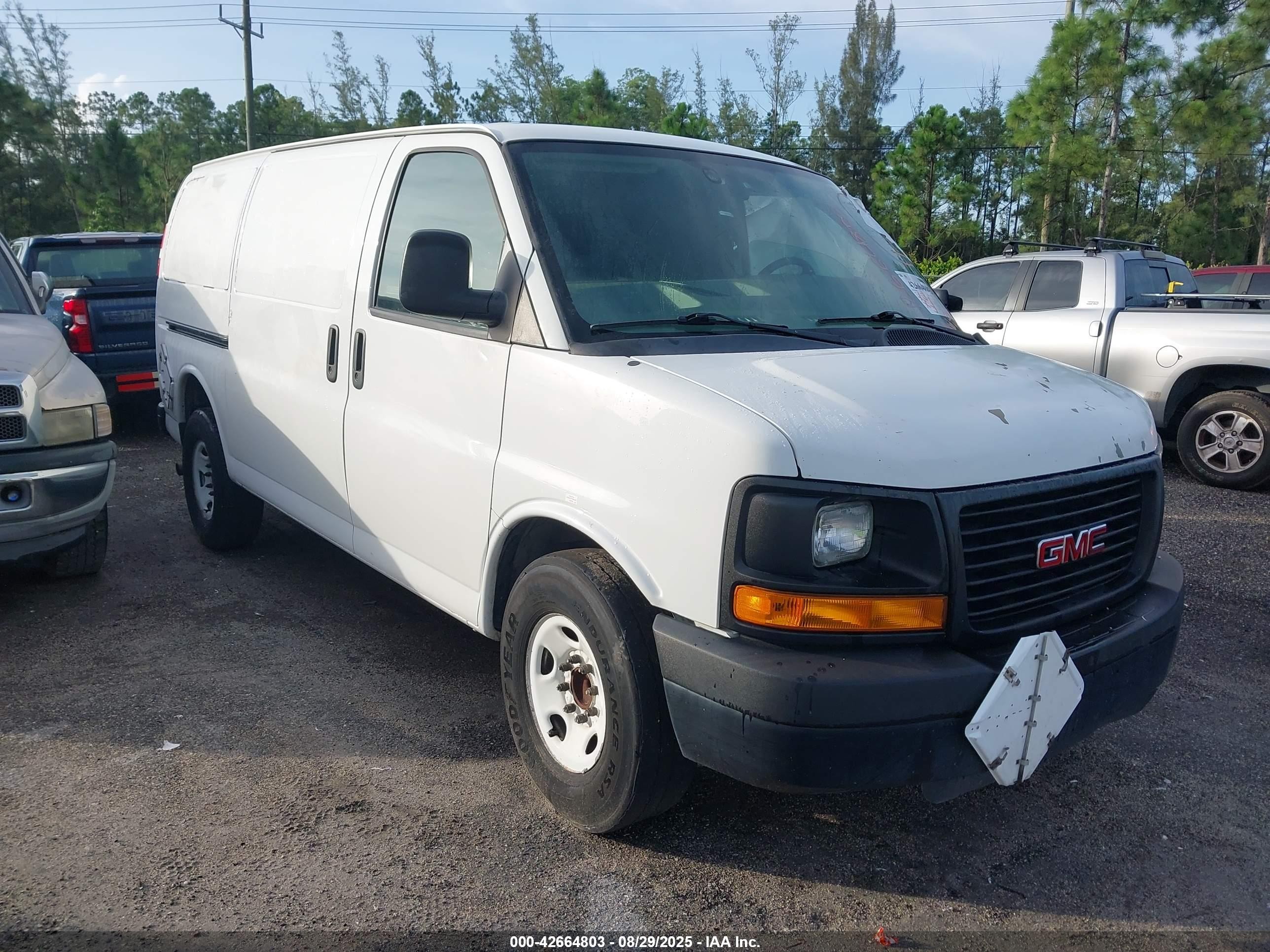 2012 GMC Savana Cargo, VIN 1GTW7FCA5C1186274 — Normal wear