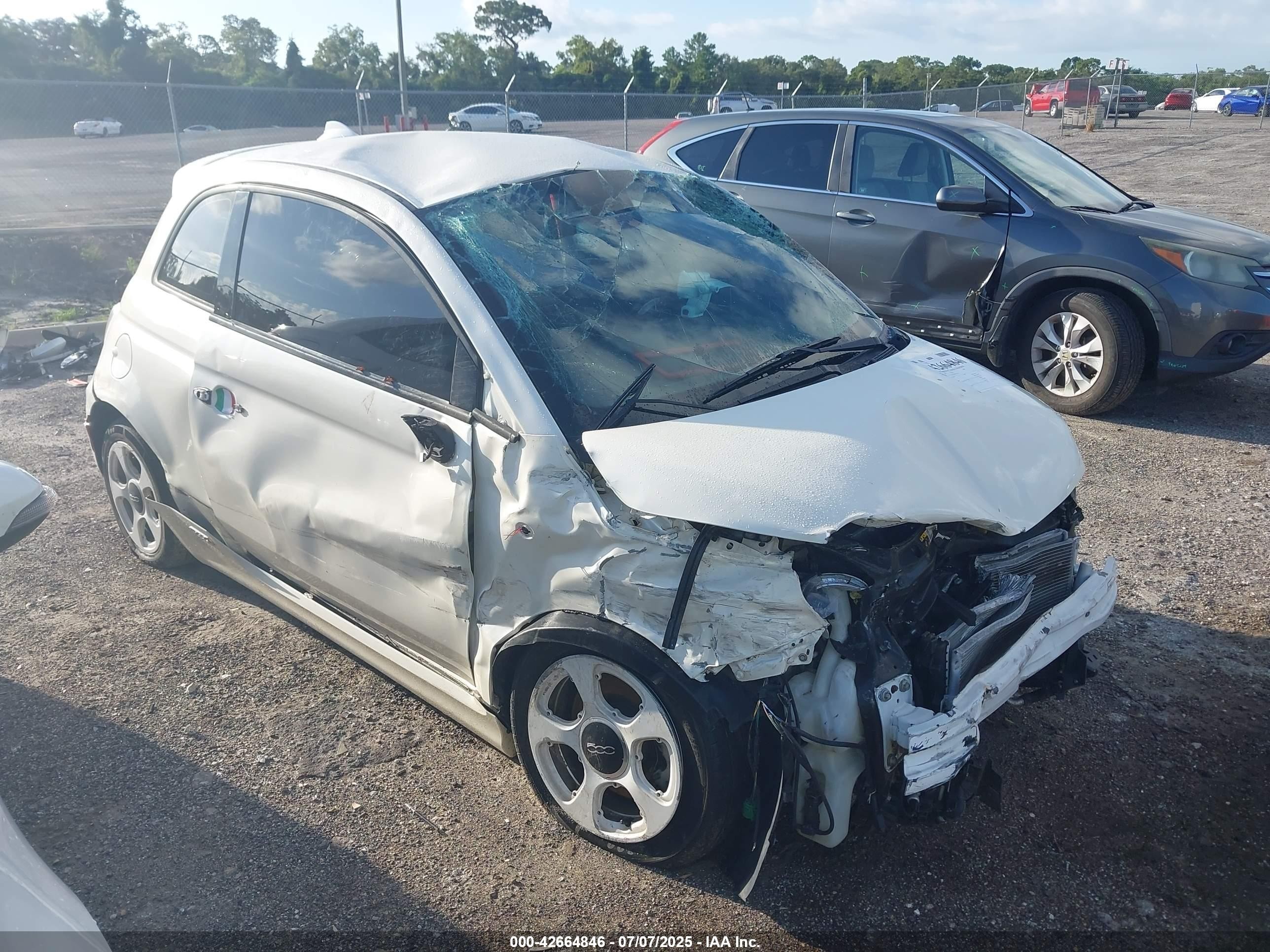 2015 FIAT 500e, VIN 3C3CFFGE1FT717765 — All over