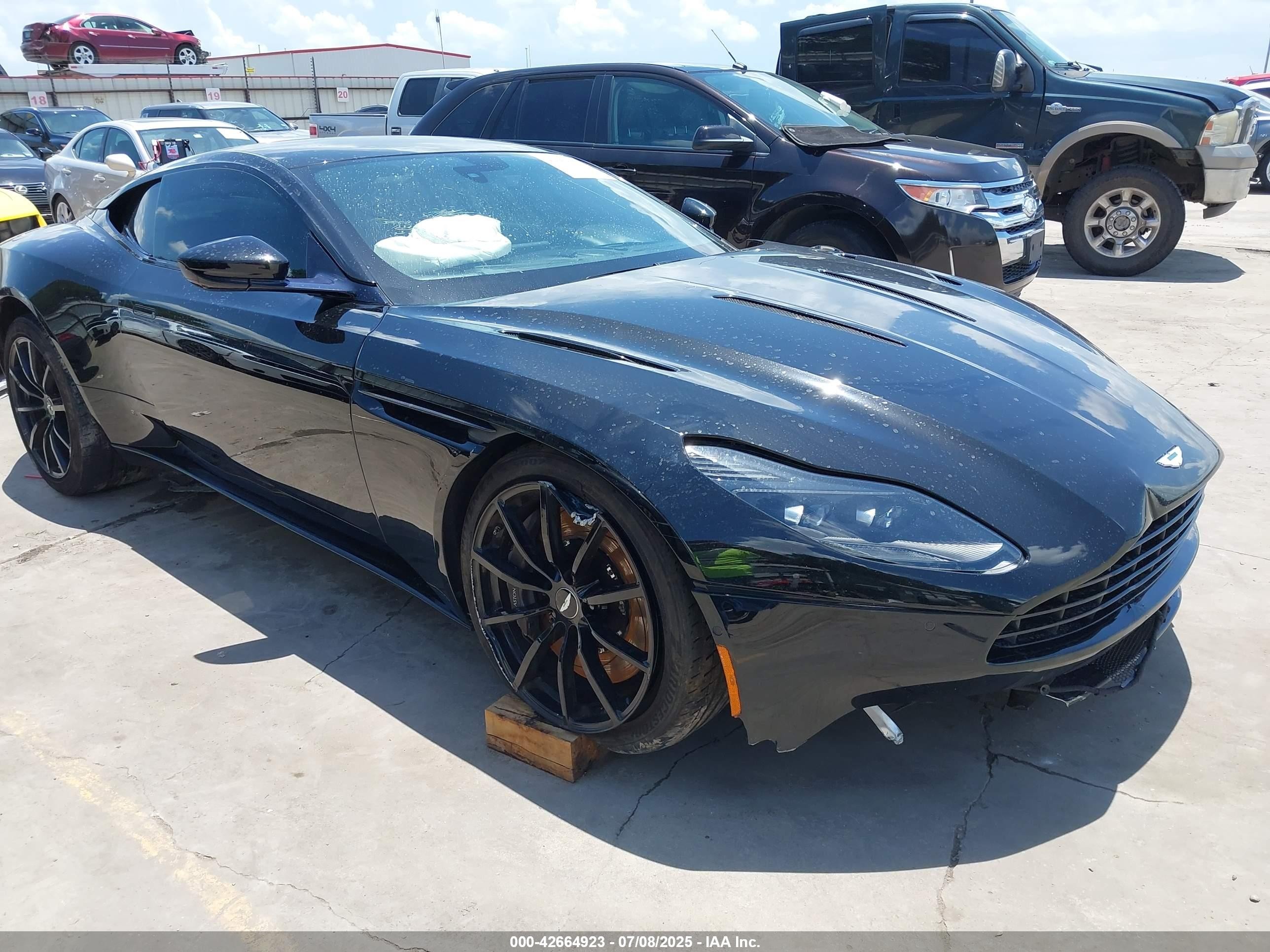 2019 Aston Martin DB11 AMR, VIN SCFRMFEV3KGL08312 — Front end
