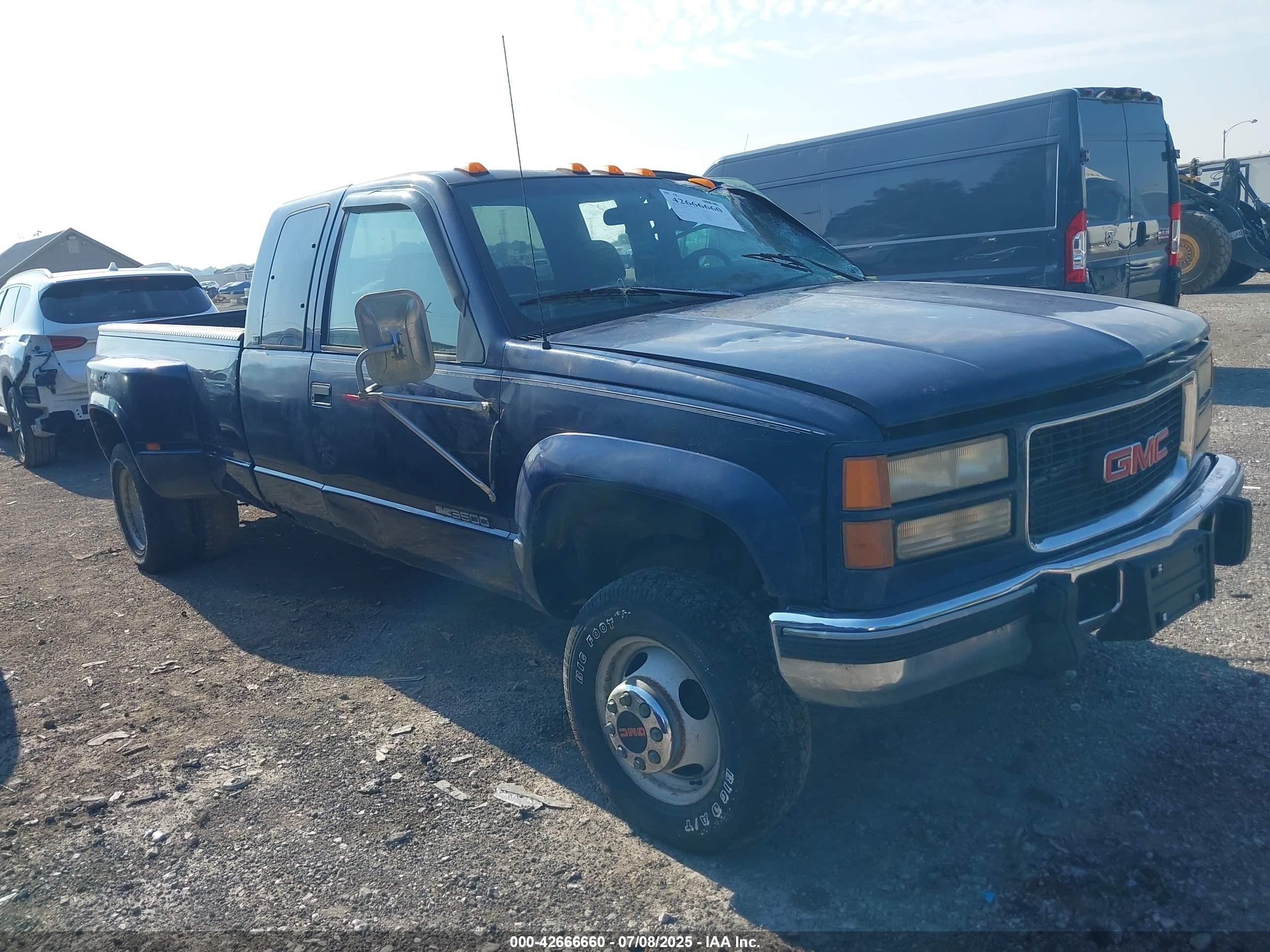 1996 GMC Sierra 3500, VIN 1GTHK39FXTE514483 — Roof