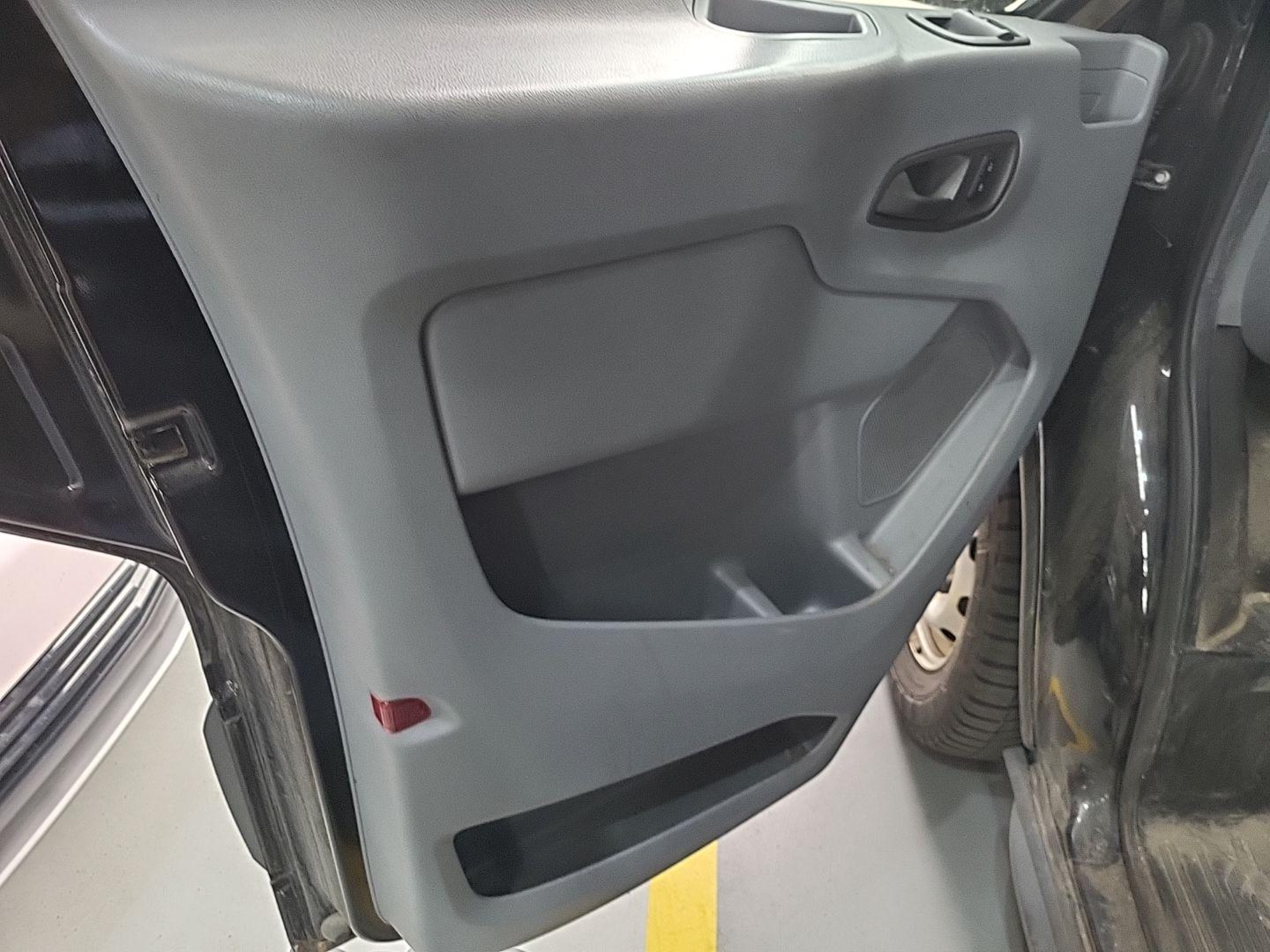 2017 Ford Transit Cargo, VIN 1FTYE1CM5HKA43001 — Normal wear