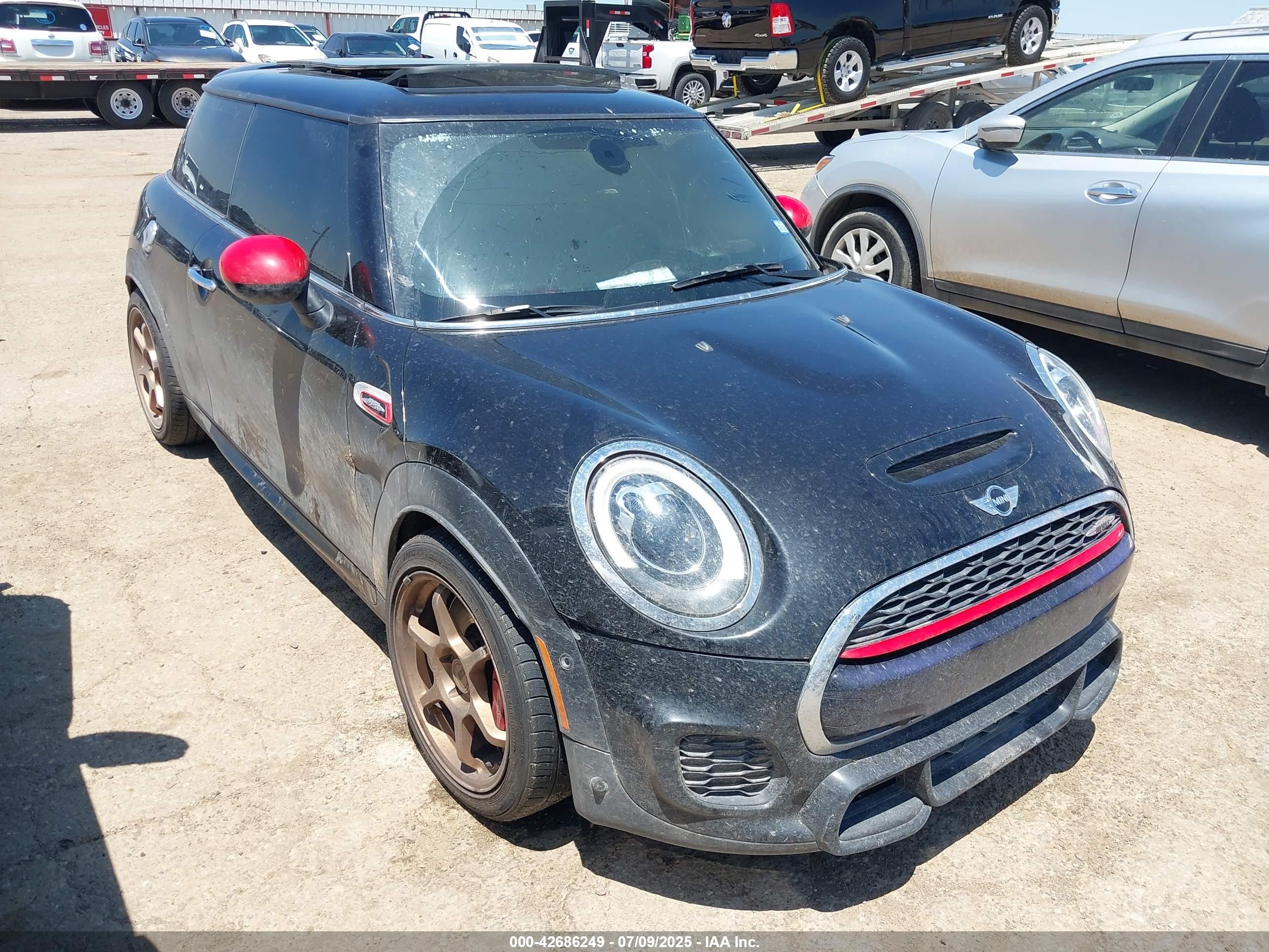 2018 MINI Hardtop John Cooper Works, VIN WMWXM9C54J2G49580 — Interior fire