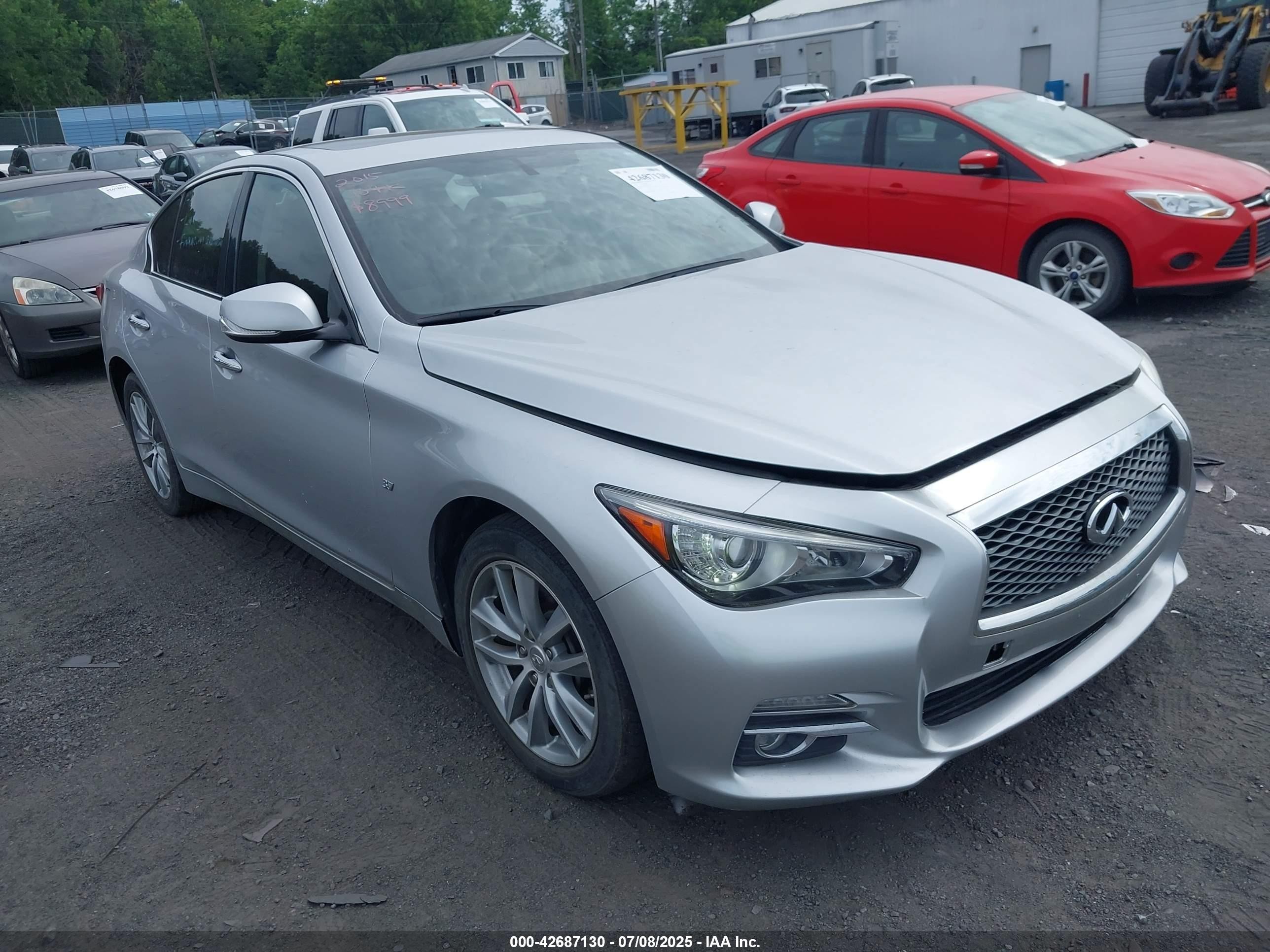 2015 Infiniti Q50 Sport, VIN JN1BV7AR1FM396590 — Rear end