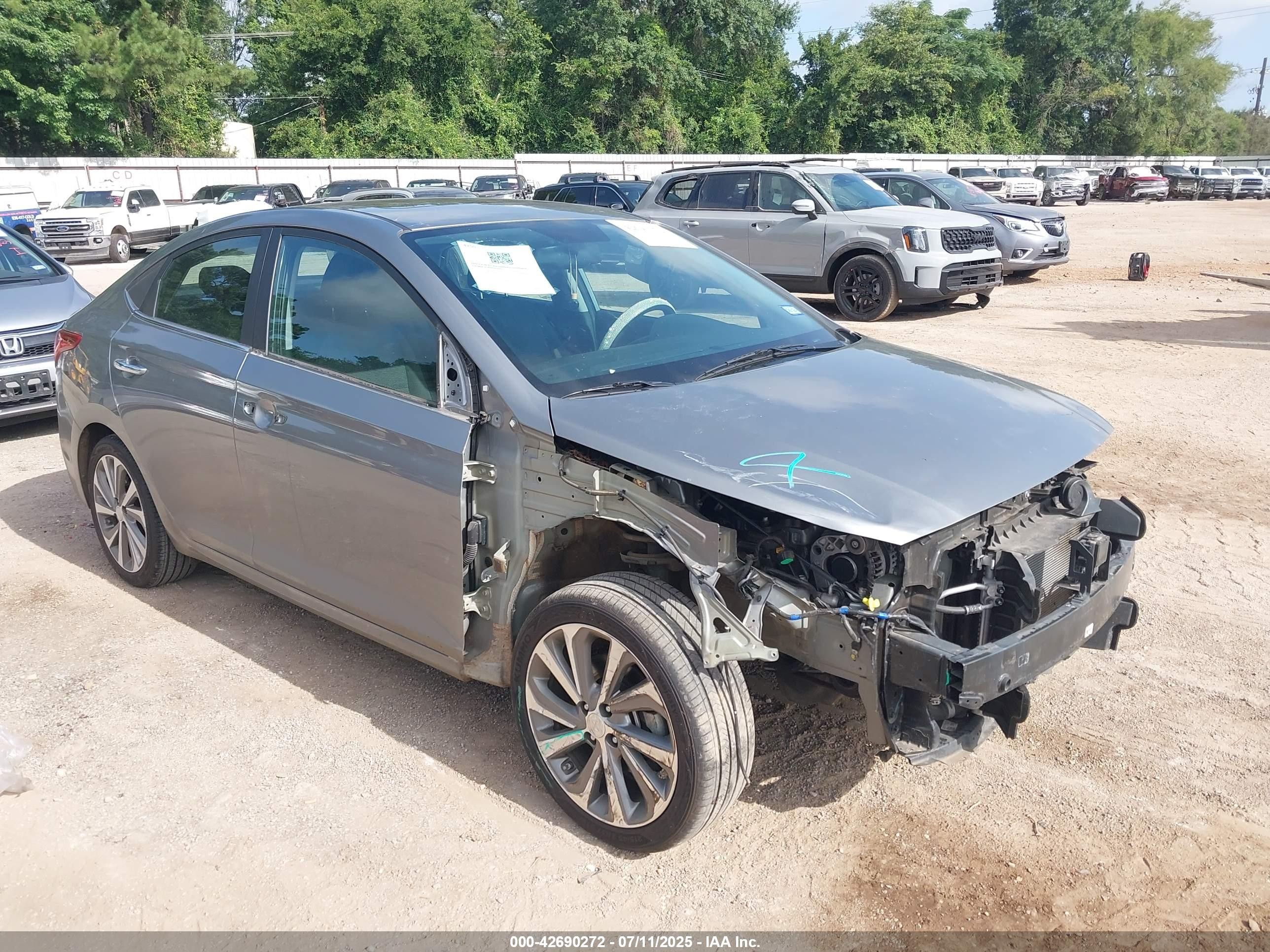 2022 Hyundai Accent Limited, VIN 3KPC34A65NE177754 — Side