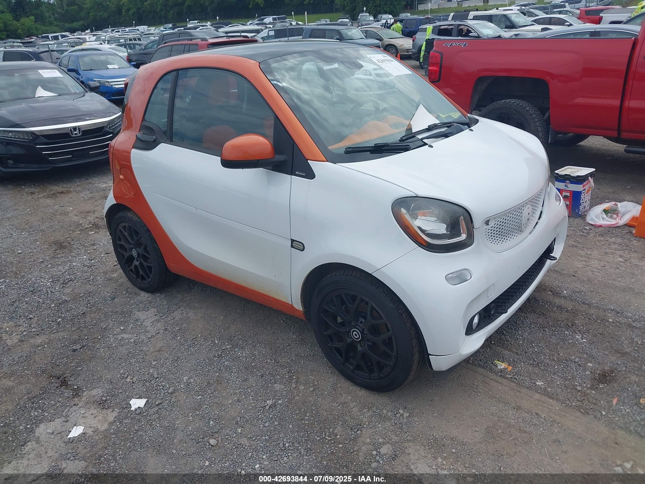 2016 Smart fortwo Passion, VIN WMEFJ5DA6GK051588 — Механическое