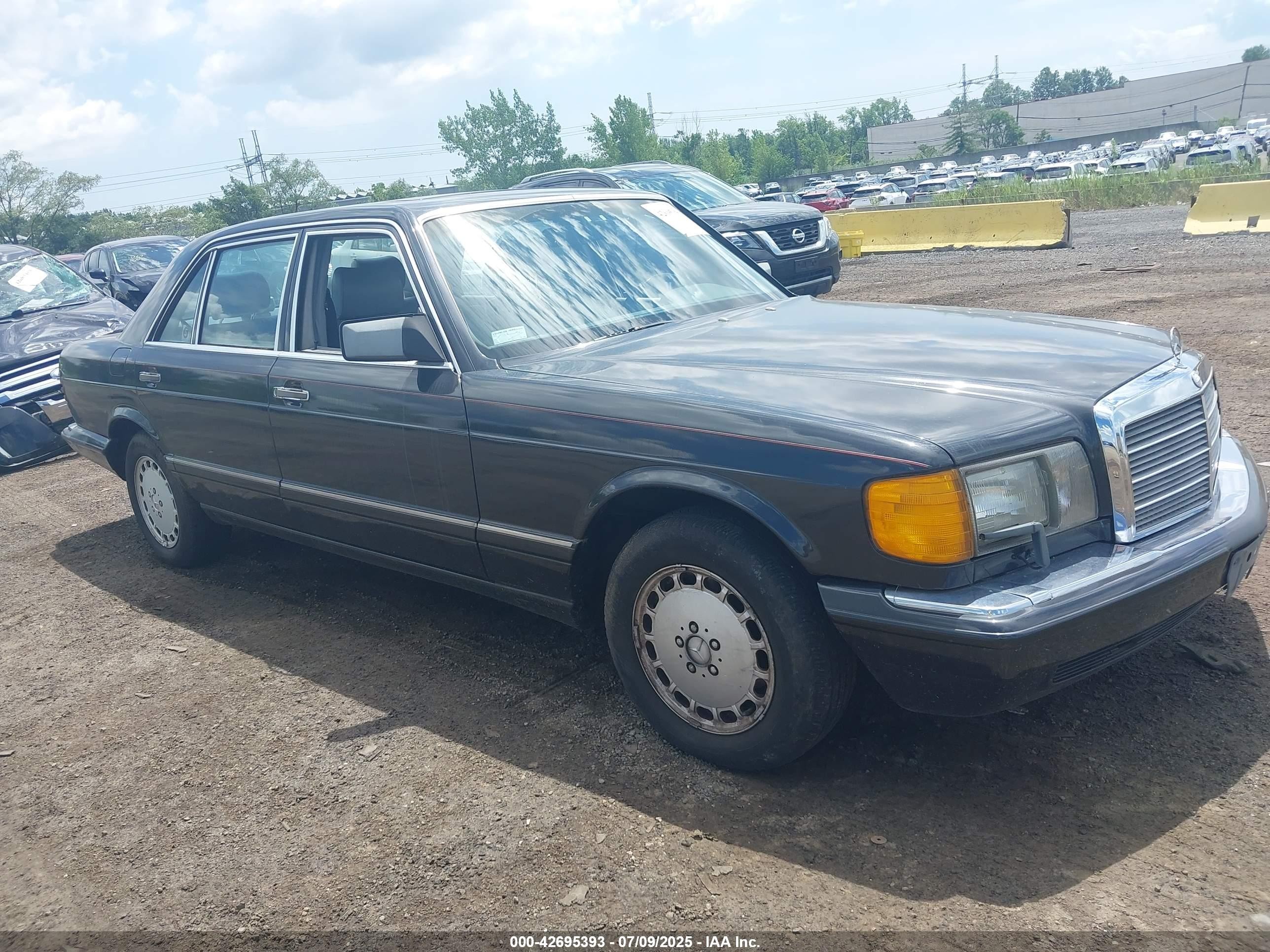 1991 Mercedes-Benz 420 SEL, VIN WDBCA35E2MA602770 — Front end