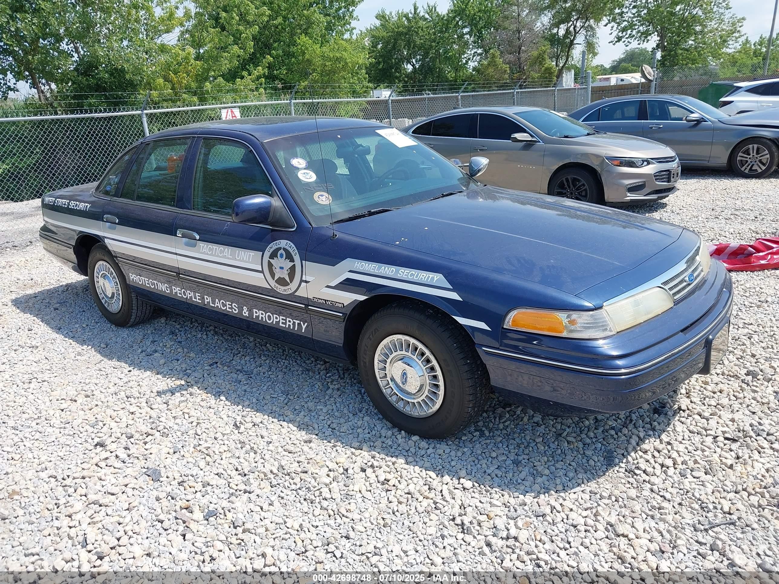 1994 Ford Crown Victoria Police, VIN 2FALP71W6RX151112 — Normal wear