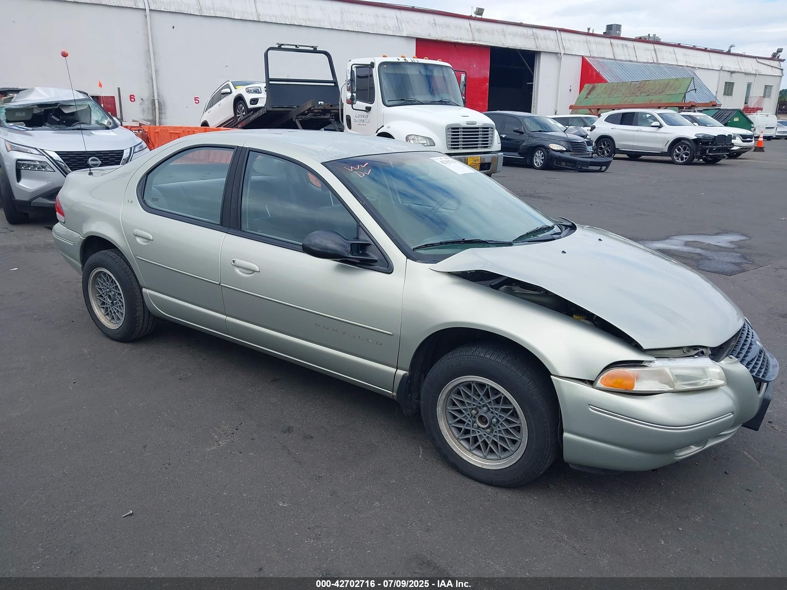 2000 Chrysler Cirrus LX, VIN 1C3EJ46X5YN222776 — Front end