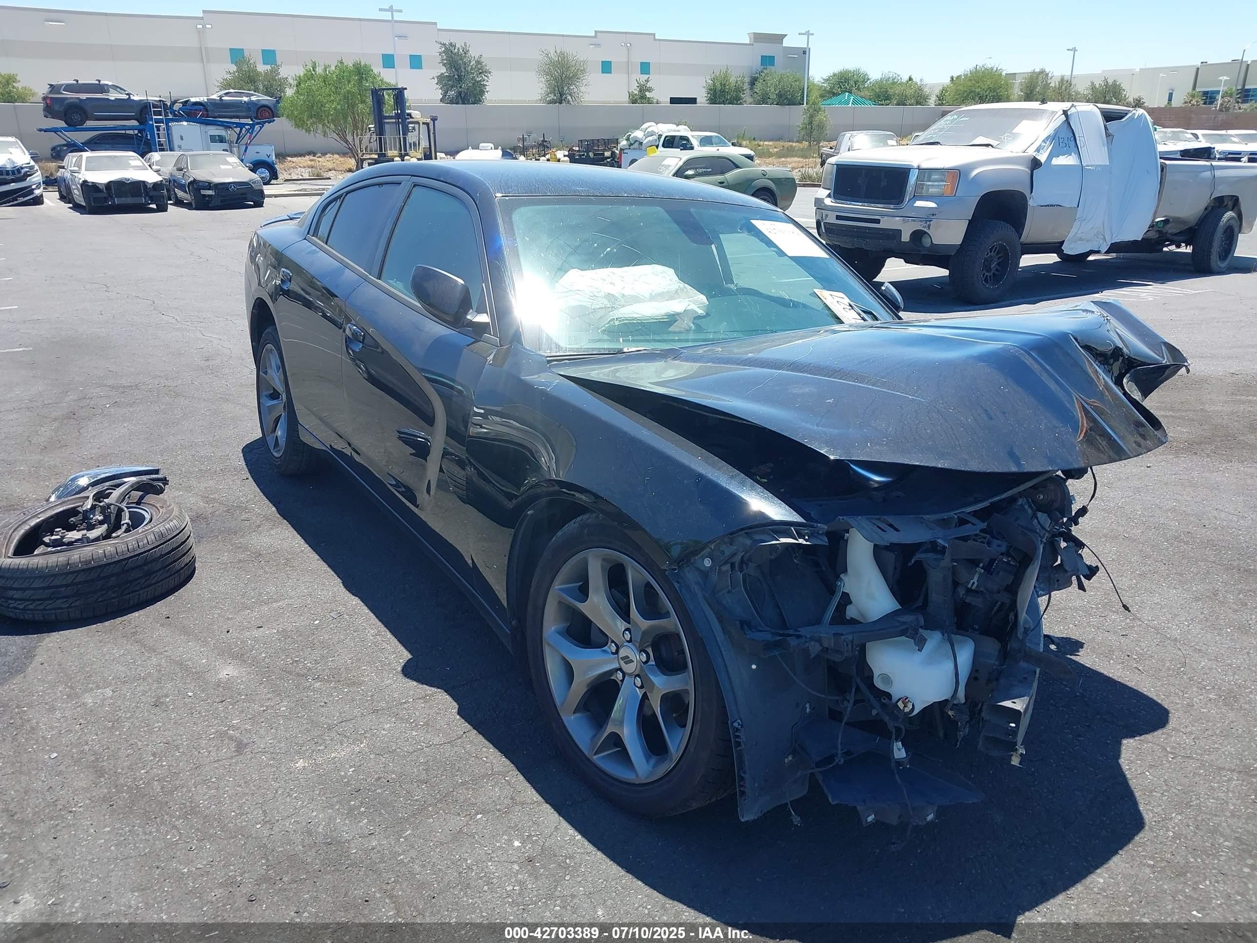 2017 Dodge Charger SXT, VIN 2C3CDXHG4HH579100 — Front end