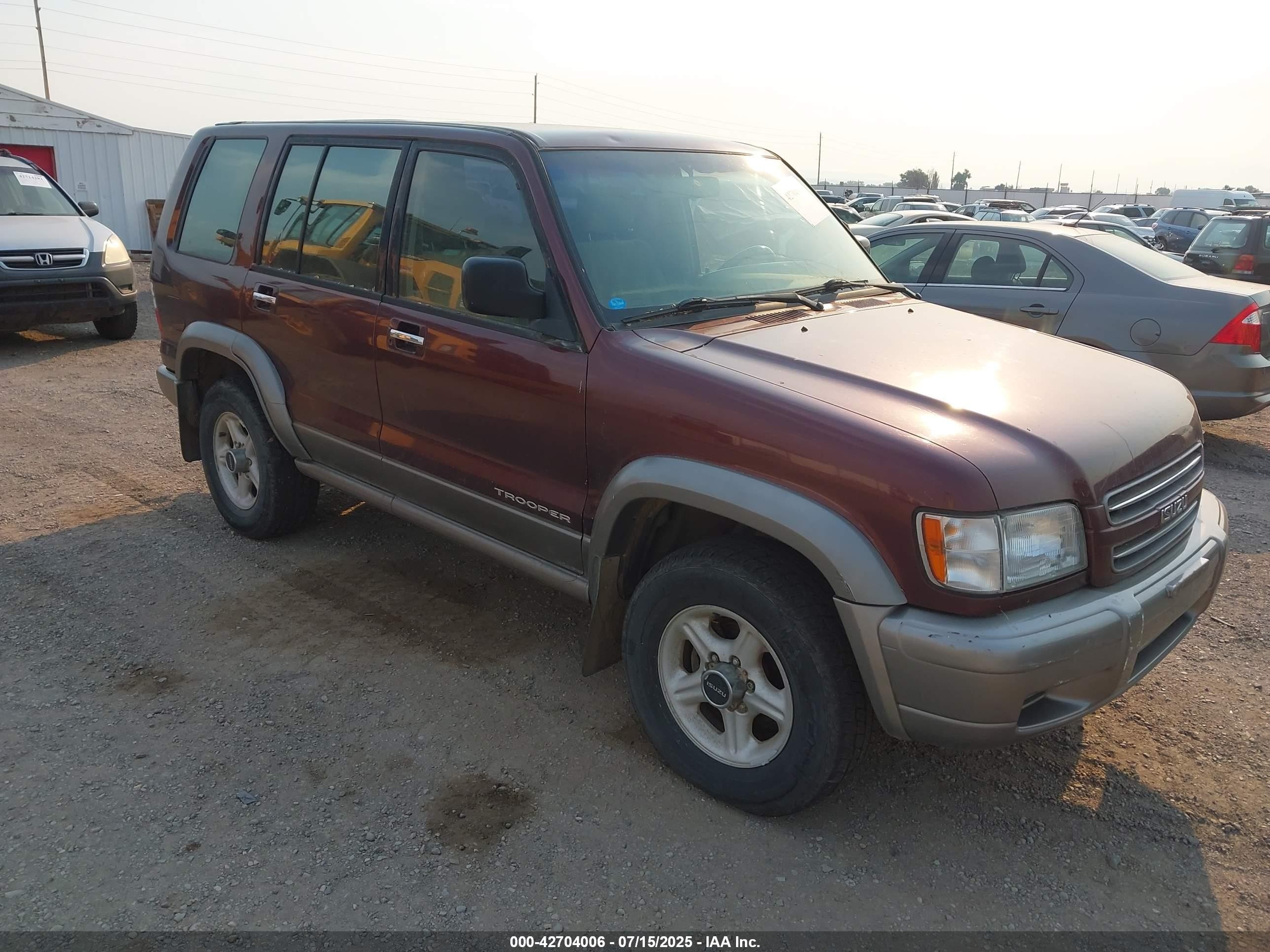 2002 Isuzu Trooper S, VIN JACDJ58X427J03119 — Перед