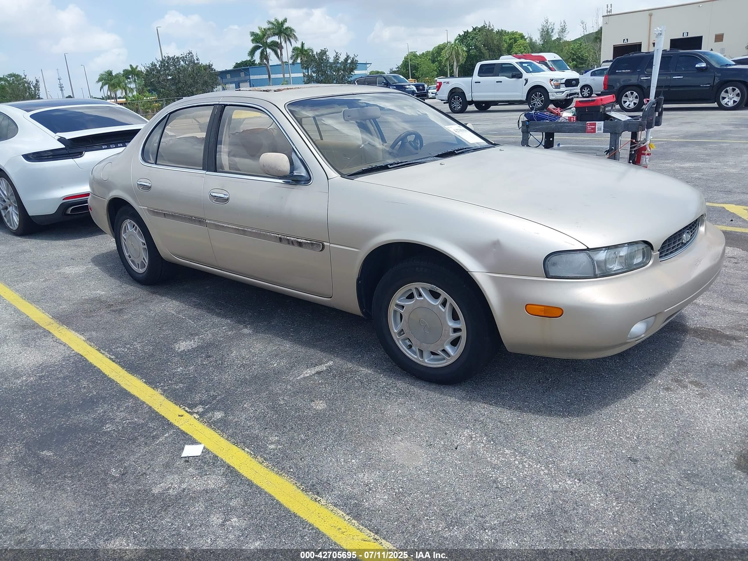 1997 Infiniti J30, VIN JNKAY21D8VM401577 — Roof