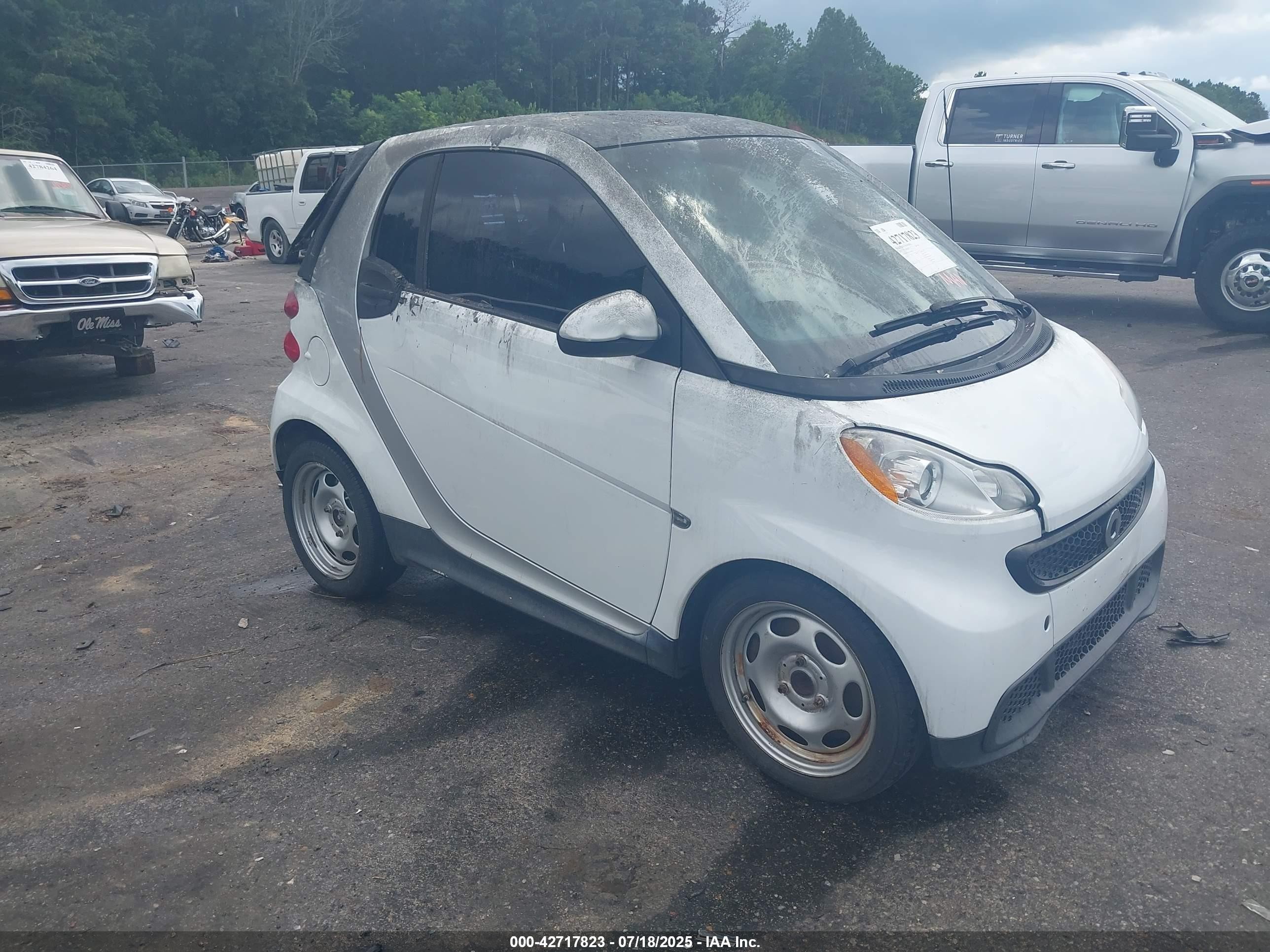 2015 Smart fortwo Passion, VIN WMEEJ3BA7FK798215 — Пожар