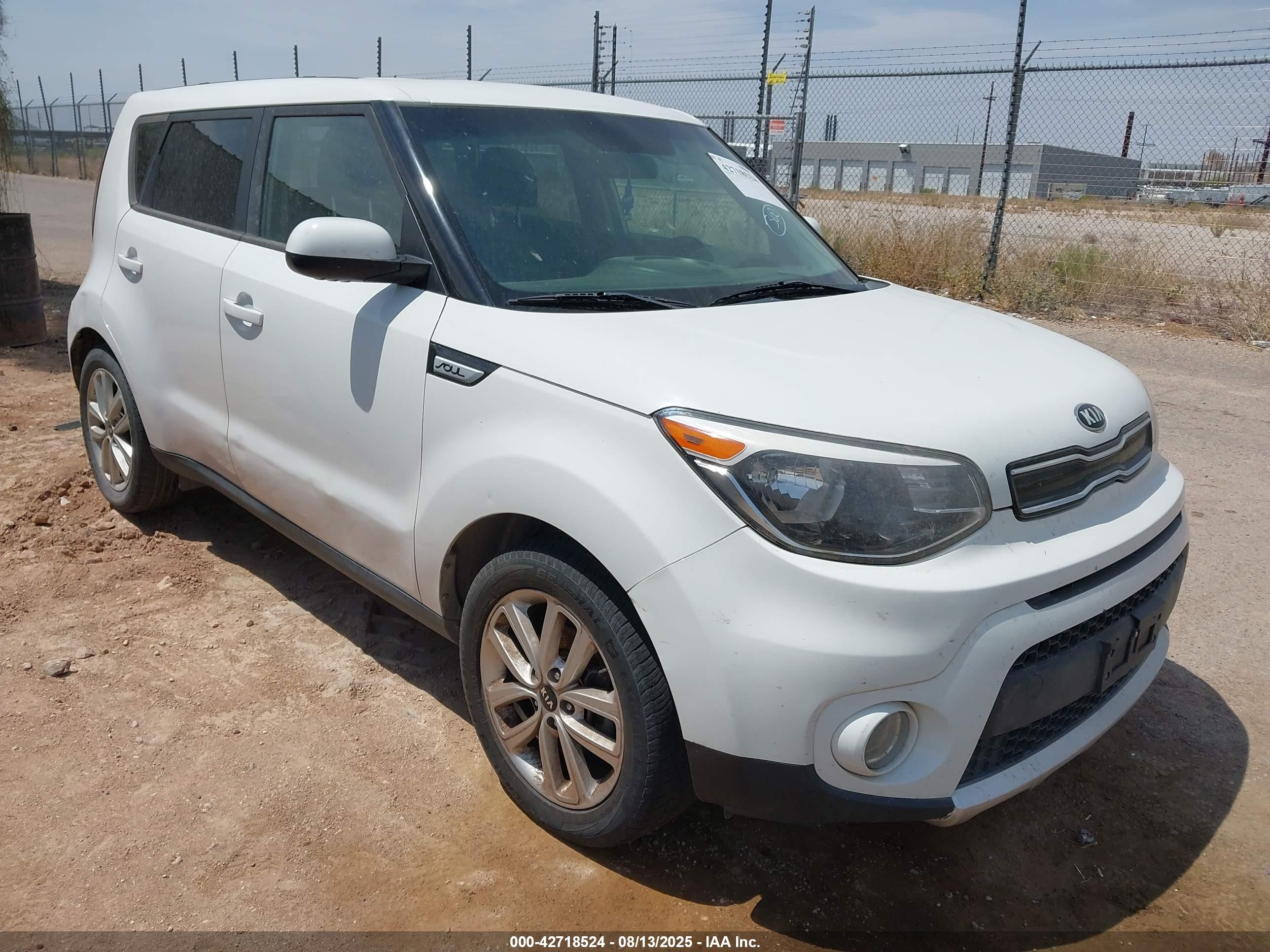 2018 Kia Soul +, VIN KNDJP3A5XJ7550973 — Side
