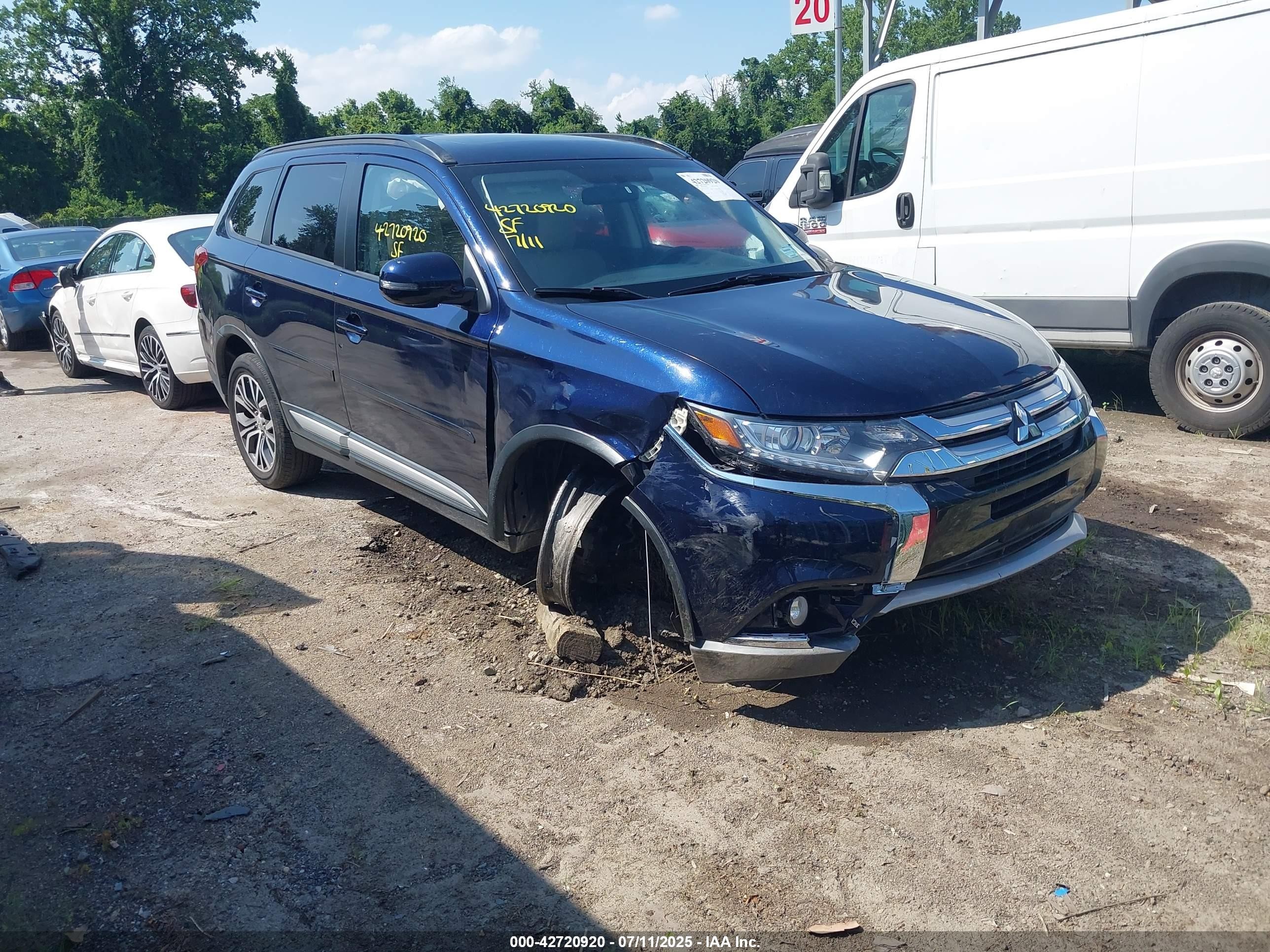 2016 Mitsubishi Outlander SE, VIN JA4AZ3A31GZ055089 — После угона