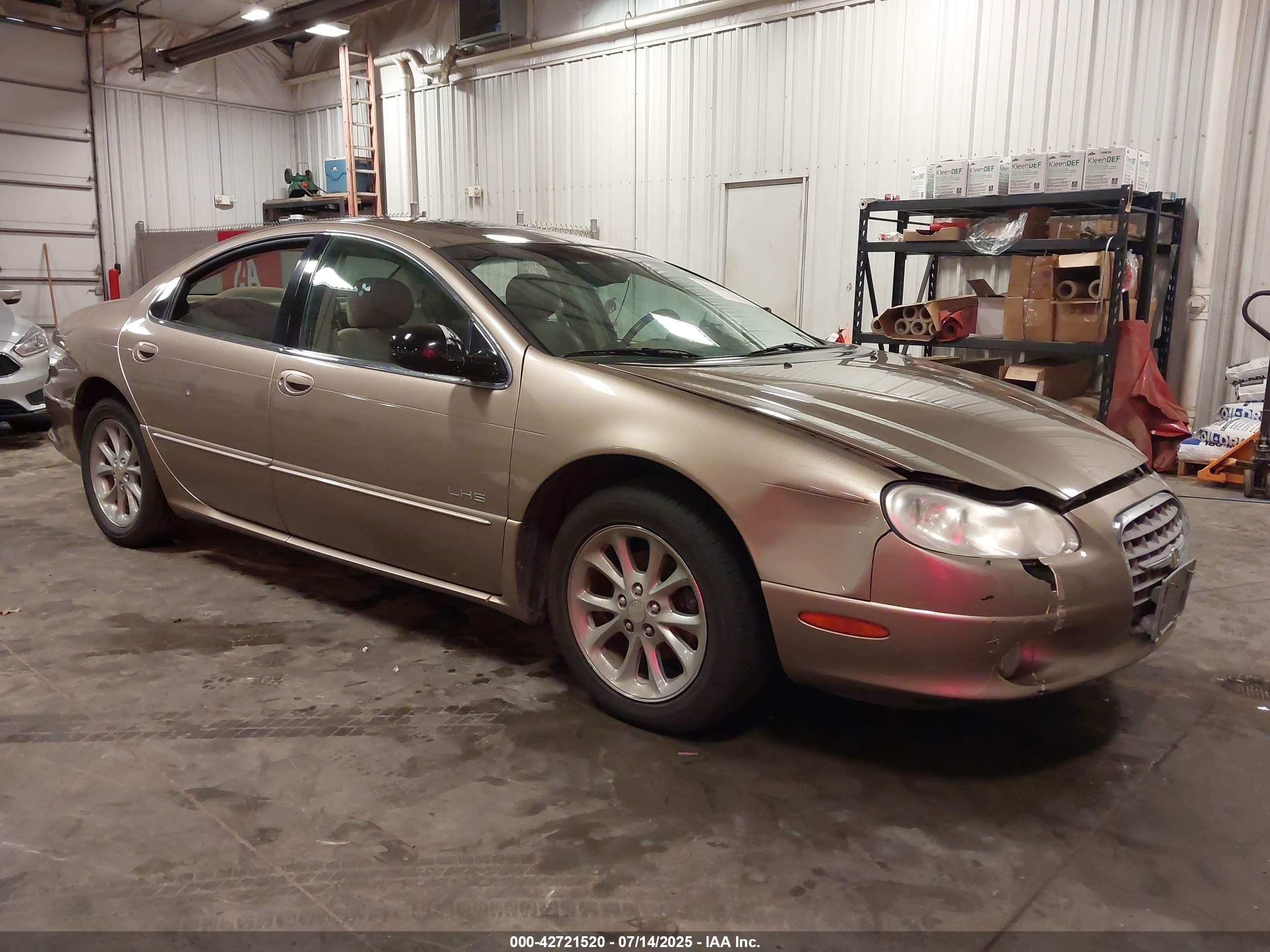 2000 Chrysler LHS, VIN 2C3HC56G9YH327598 — Перед