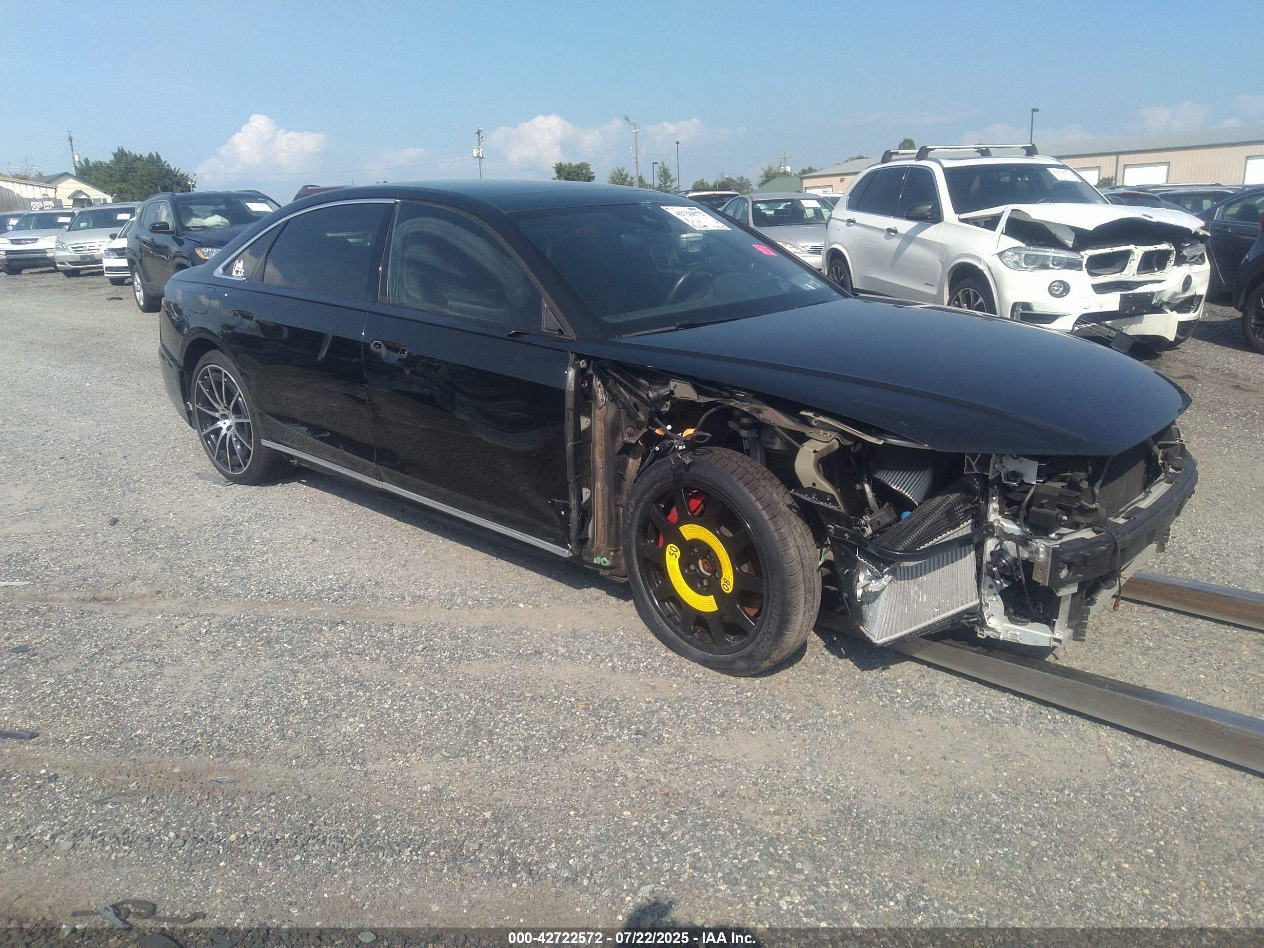 2020 Audi S8, VIN WAU8SAF81LN006958 — Front end