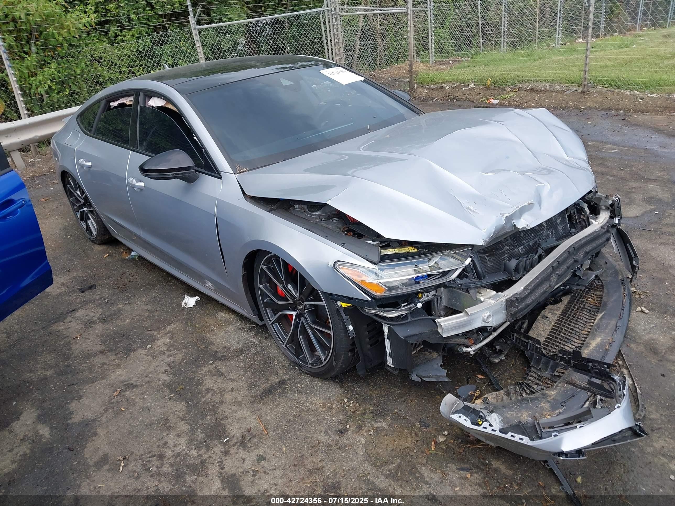 2020 Audi S7, VIN WAUPFAF27LN090232 — Перед