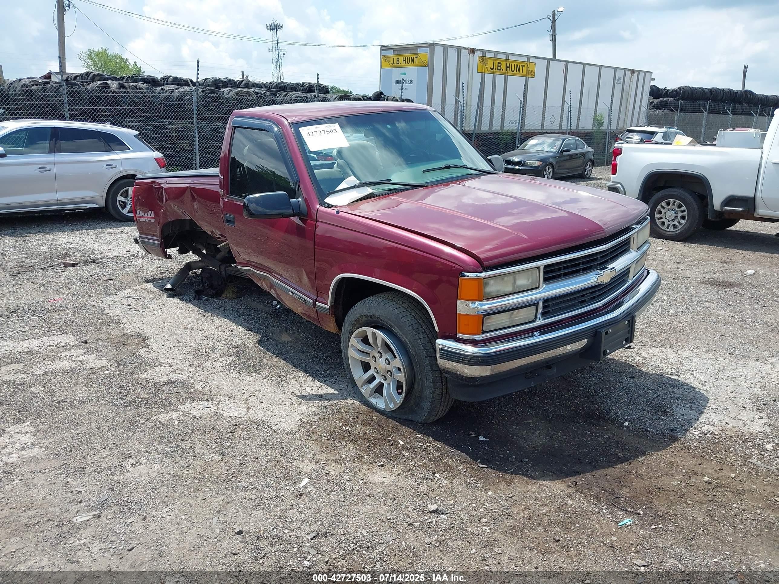 1996 Chevrolet K1500, VIN 1GBEK14R4TZ108074 — Roof