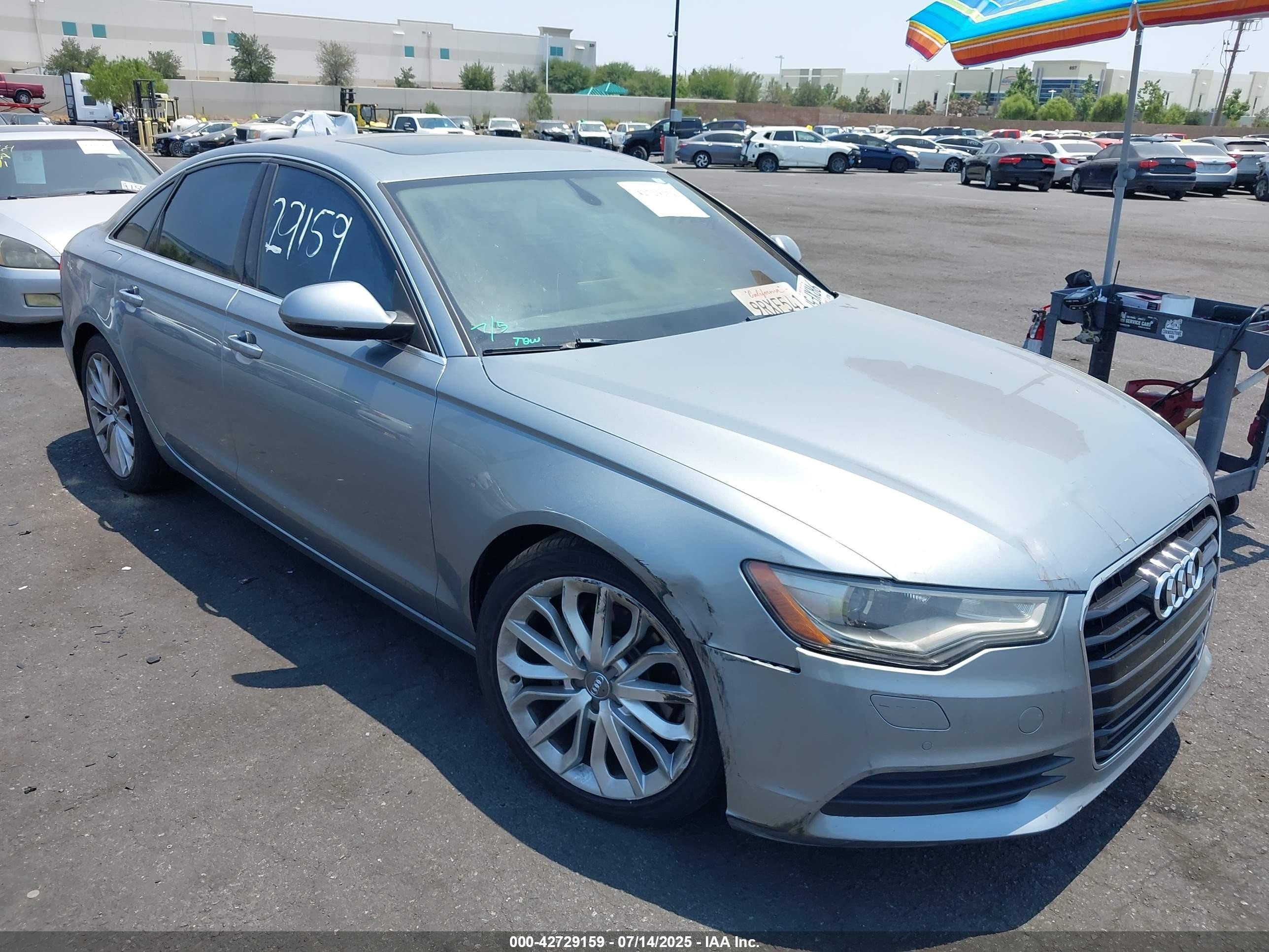 2013 Audi A6 Premium Plus, VIN WAUDFAFC4DN018286 — Пожар в салоне