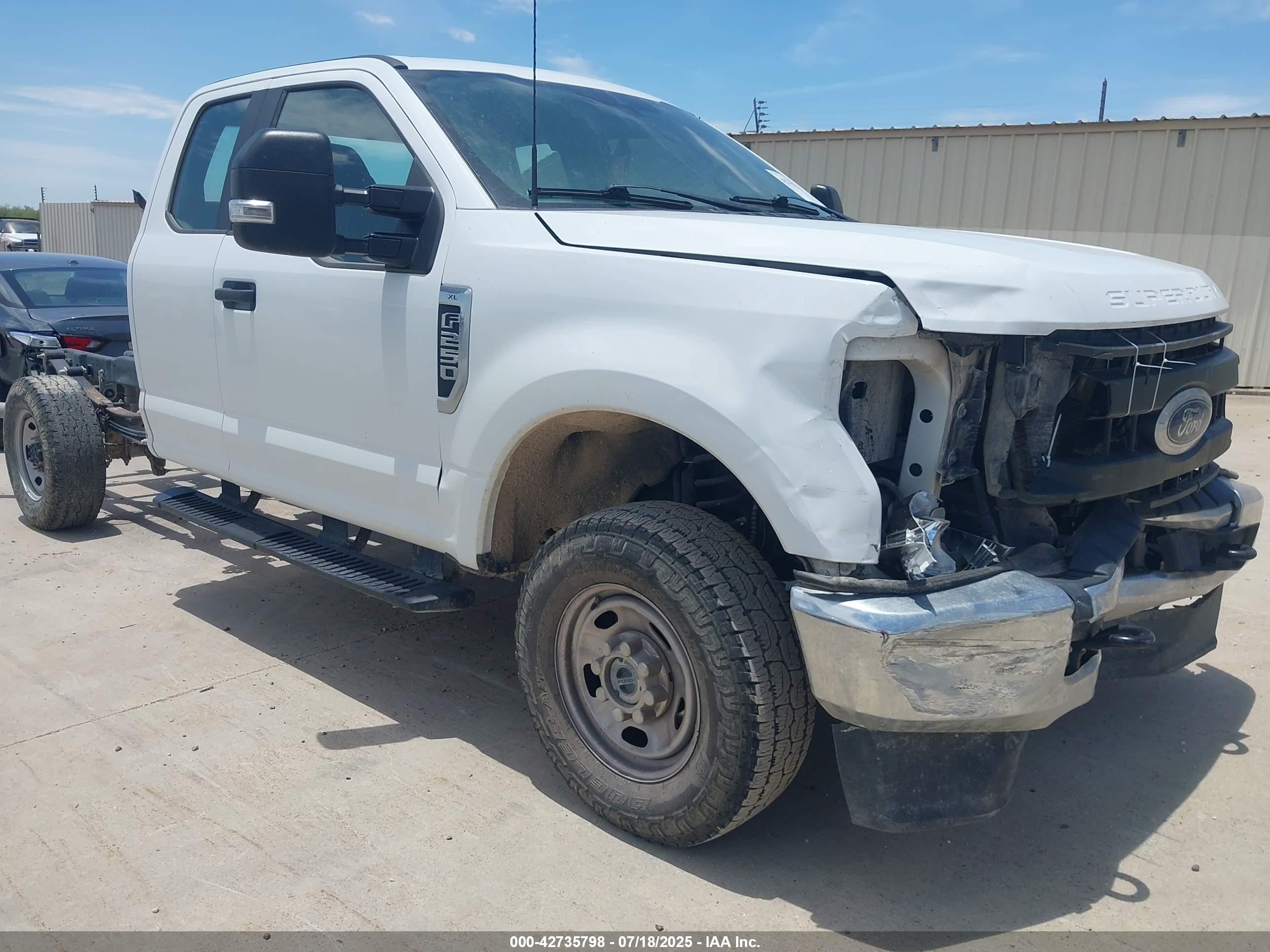 2022 Ford F-250 XL, VIN 1FD7X2B68NEF85052 — Front end