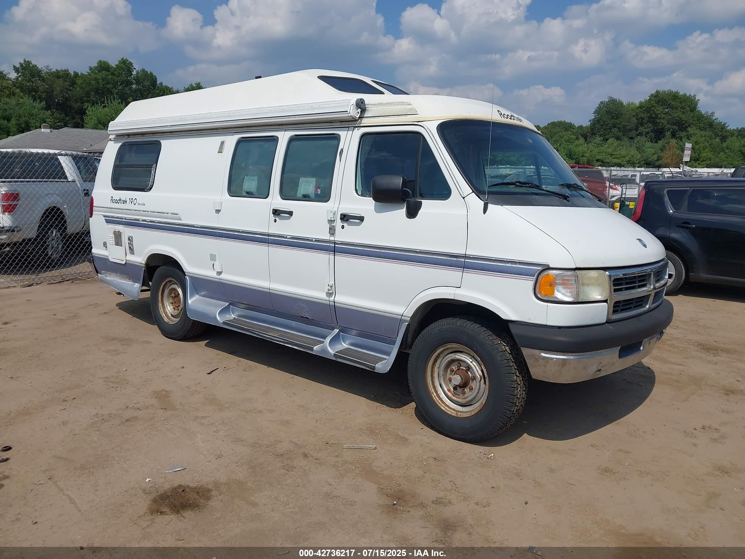 1997 Dodge RAM, VIN 2B6KB31Y2VK519876 — Side