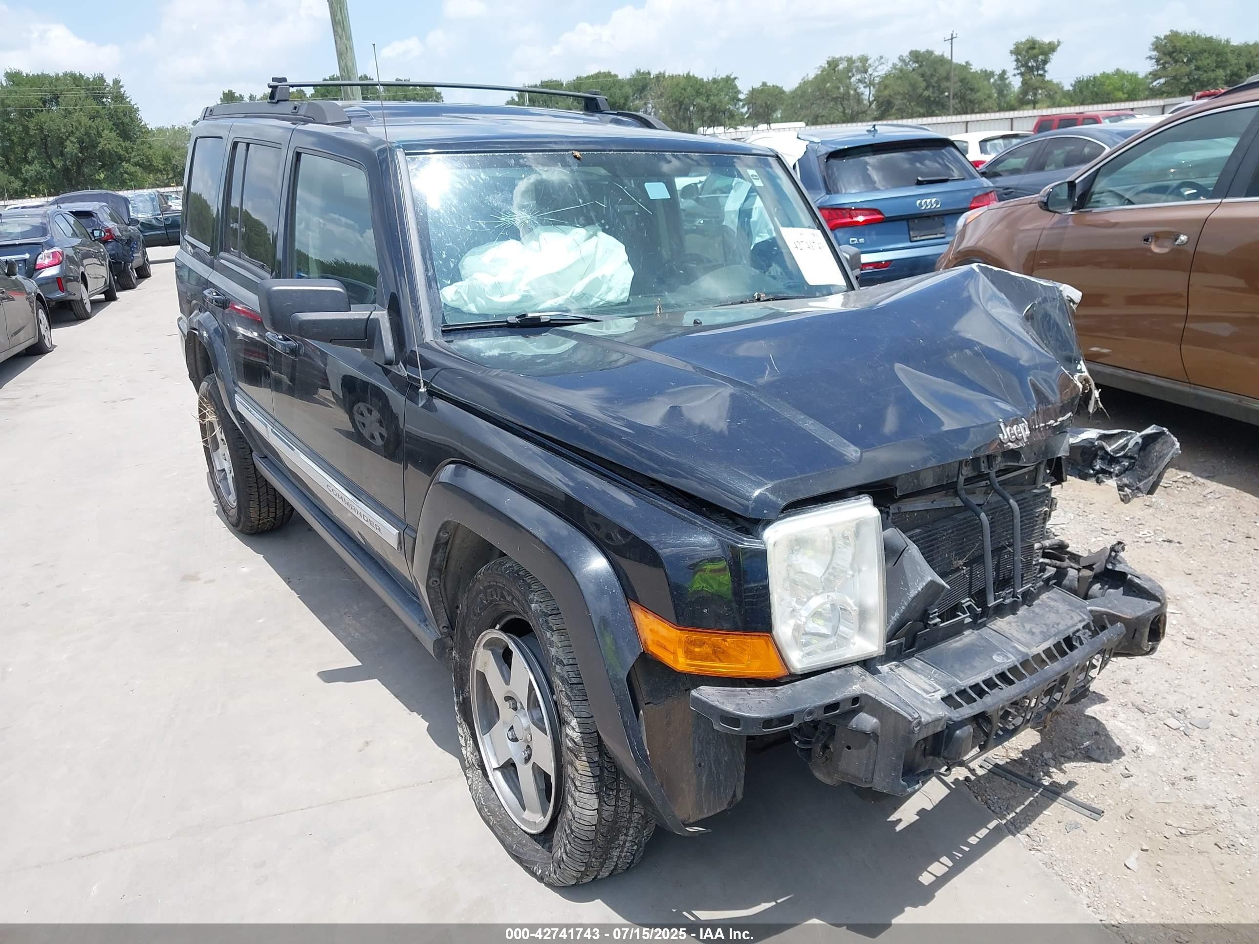 2010 Jeep Commander Sport, VIN 1J4RG4GK4AC131640 — Front end