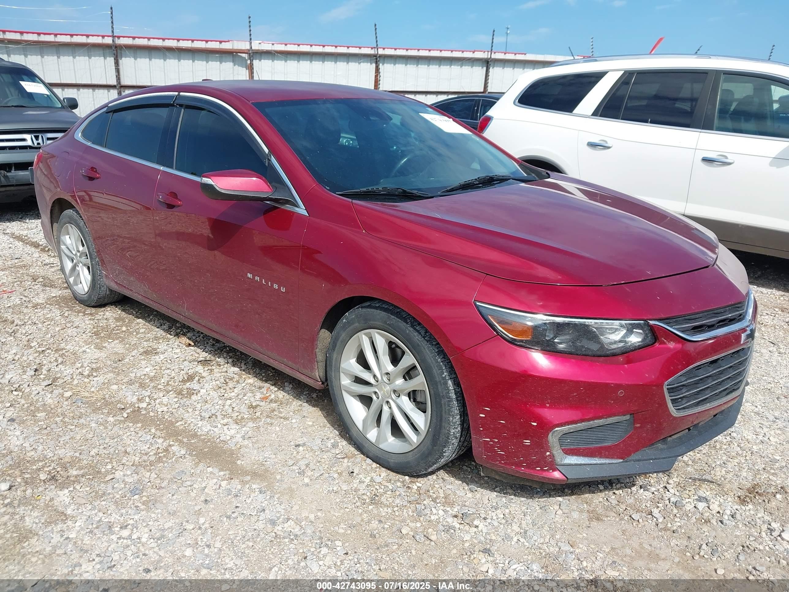 2017 Chevrolet Malibu LT, VIN 1G1ZE5ST9HF218162 — Side