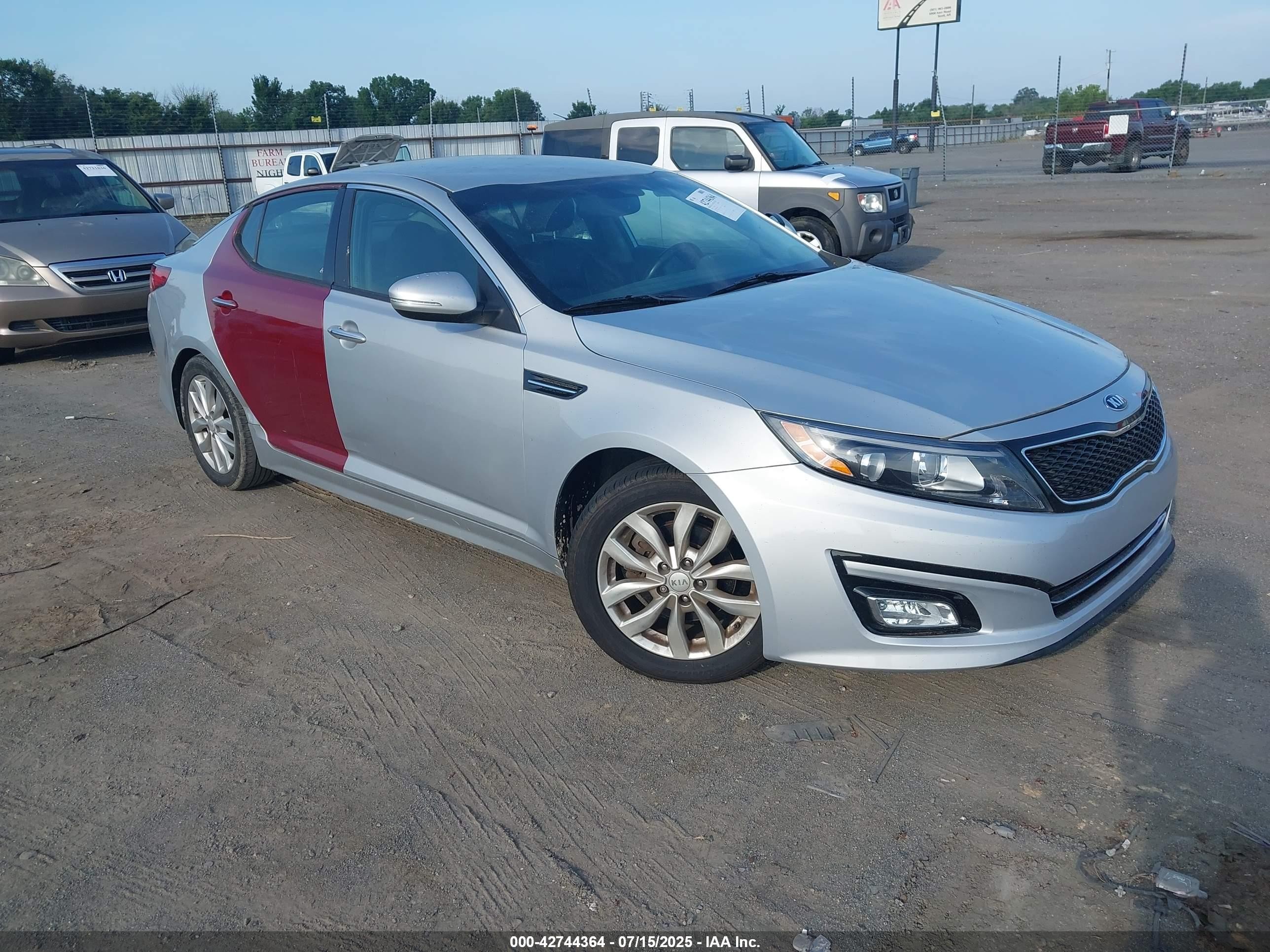 2015 Kia Optima EX, VIN 5XXGN4A77FG518133 — Front end