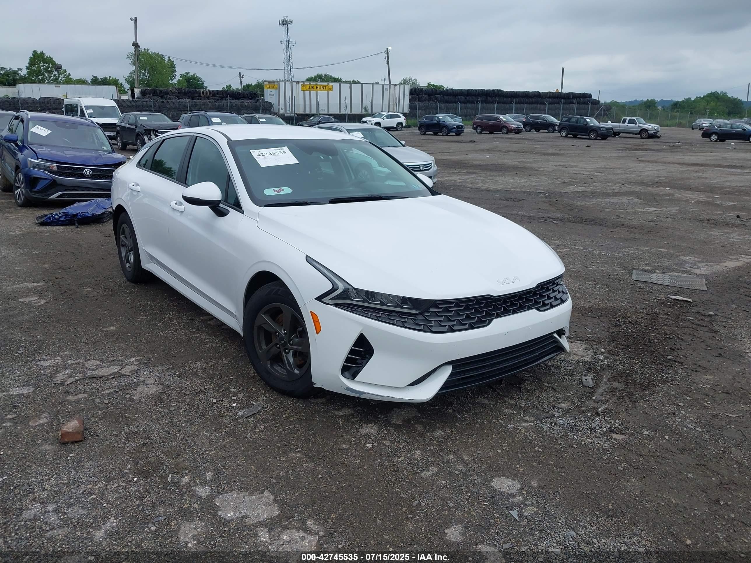 2022 Kia K5 LXS, VIN 5XXG14J26NG103075 — Rear end