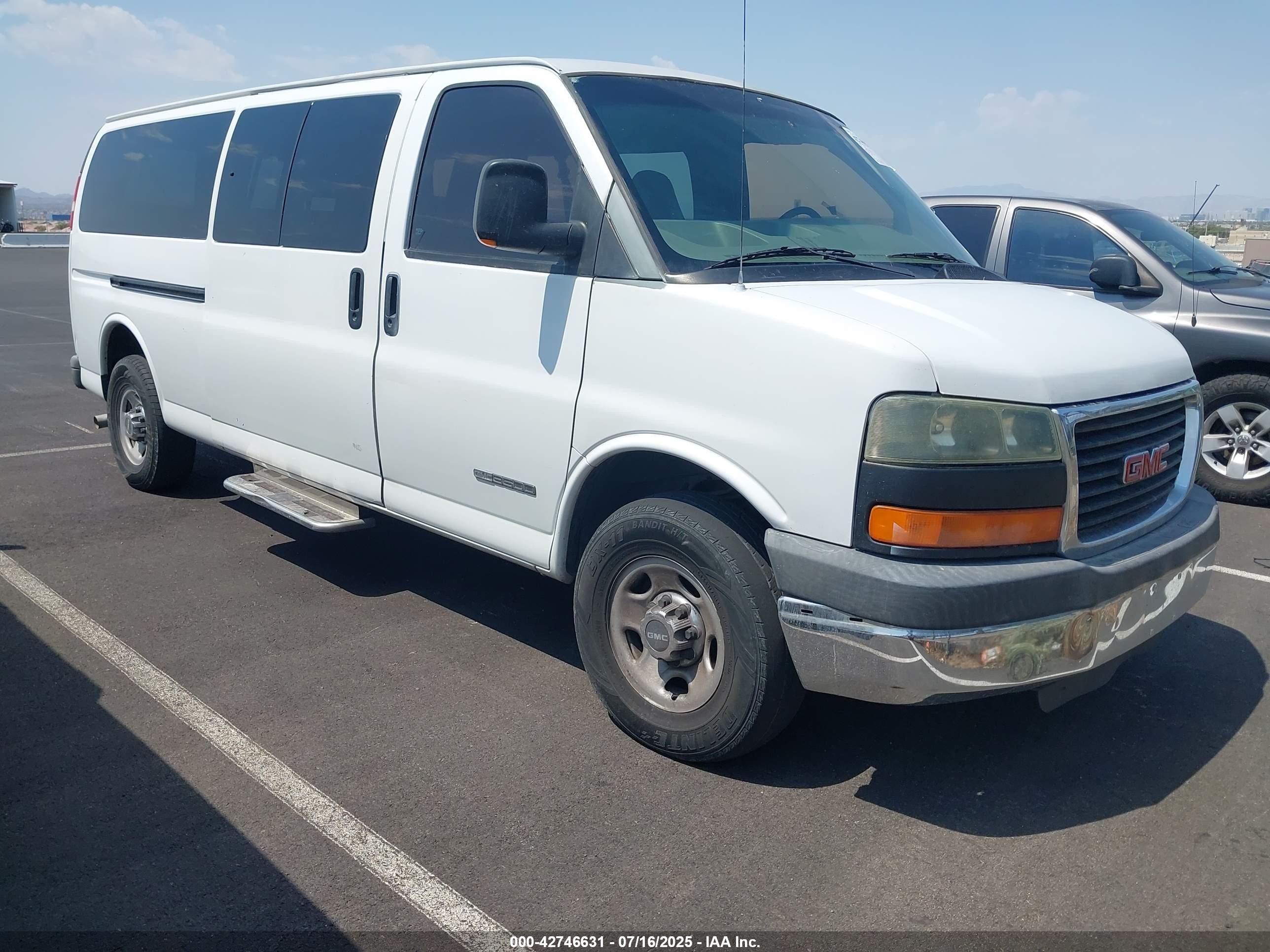 2004 GMC Savana, VIN 1GJHG39U841153921 — Normal wear