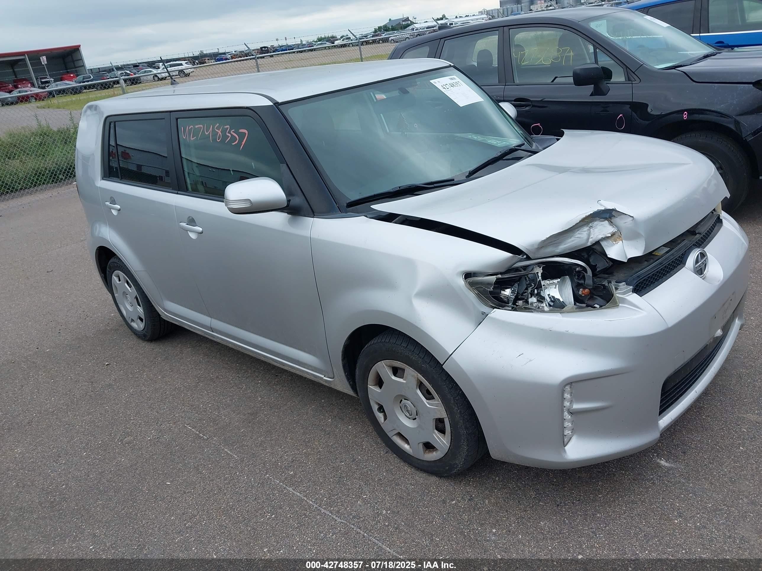 2014 Scion xB, VIN JTLZE4FE9EJ056432 — Front end