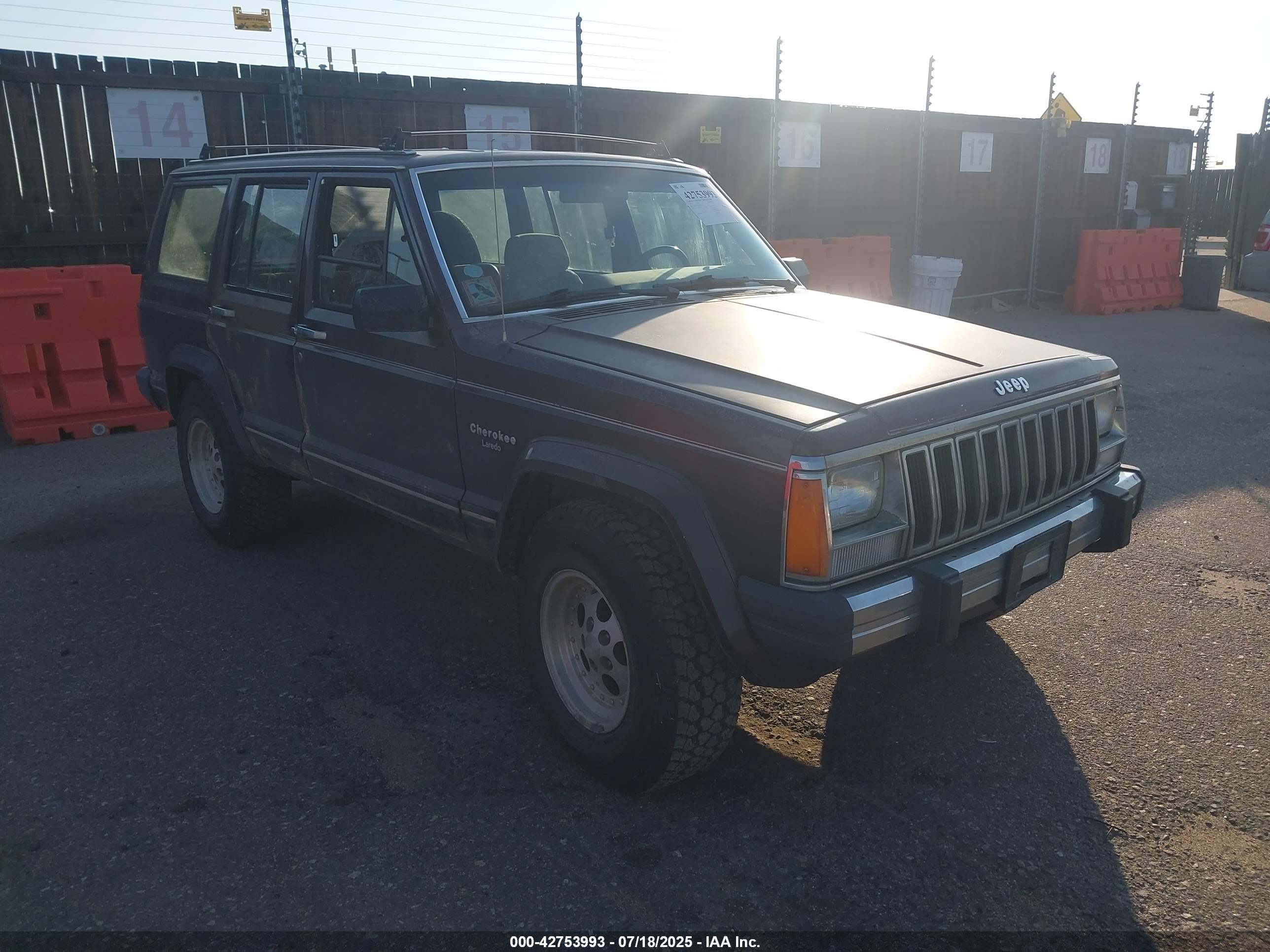 1987 Jeep Cherokee, VIN 1JCMR7842HT082040 — Mechanical