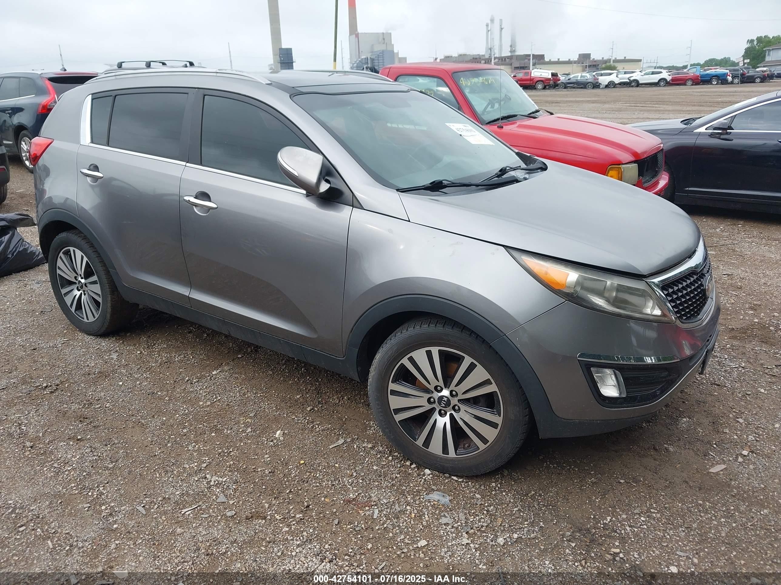 2016 Kia Sportage EX, VIN KNDPC3AC2G7814474 — Front end