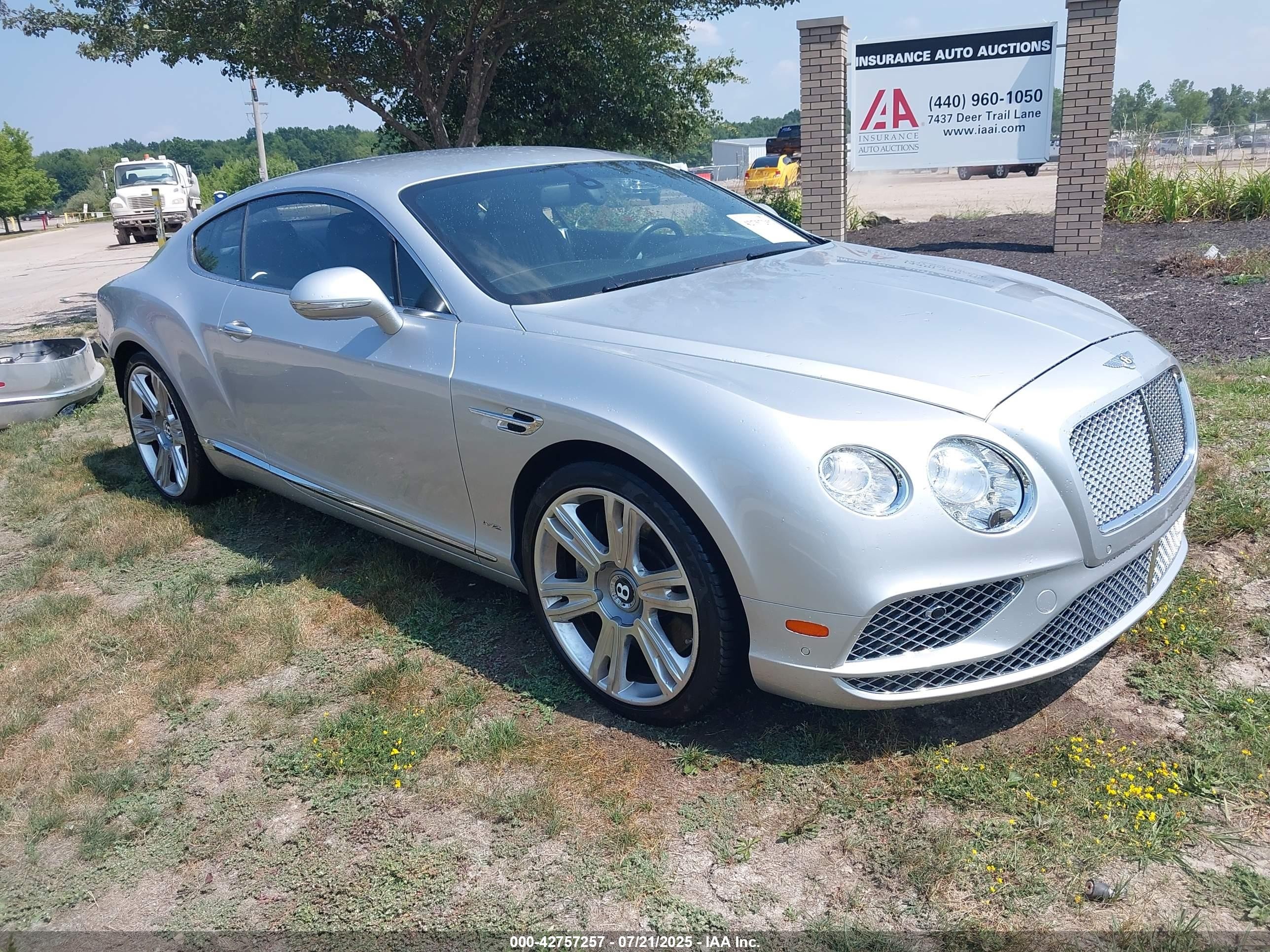 2016 Bentley Continental GT, VIN SCBFU7ZA8GC057190 — Rear end