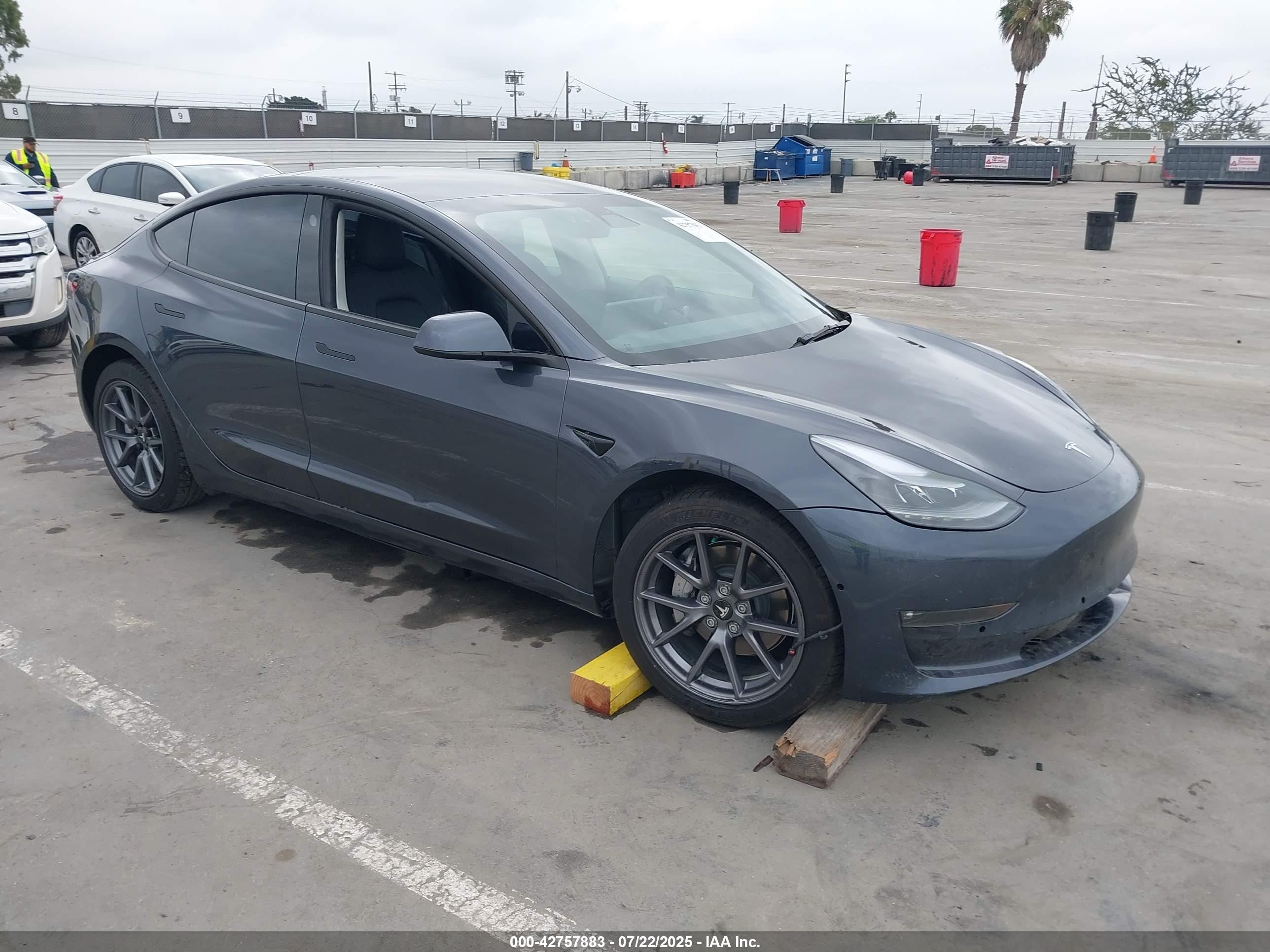 2022 Tesla Model 3 Long Range, VIN 5YJ3E1EBXNF207101 — Auction photo
