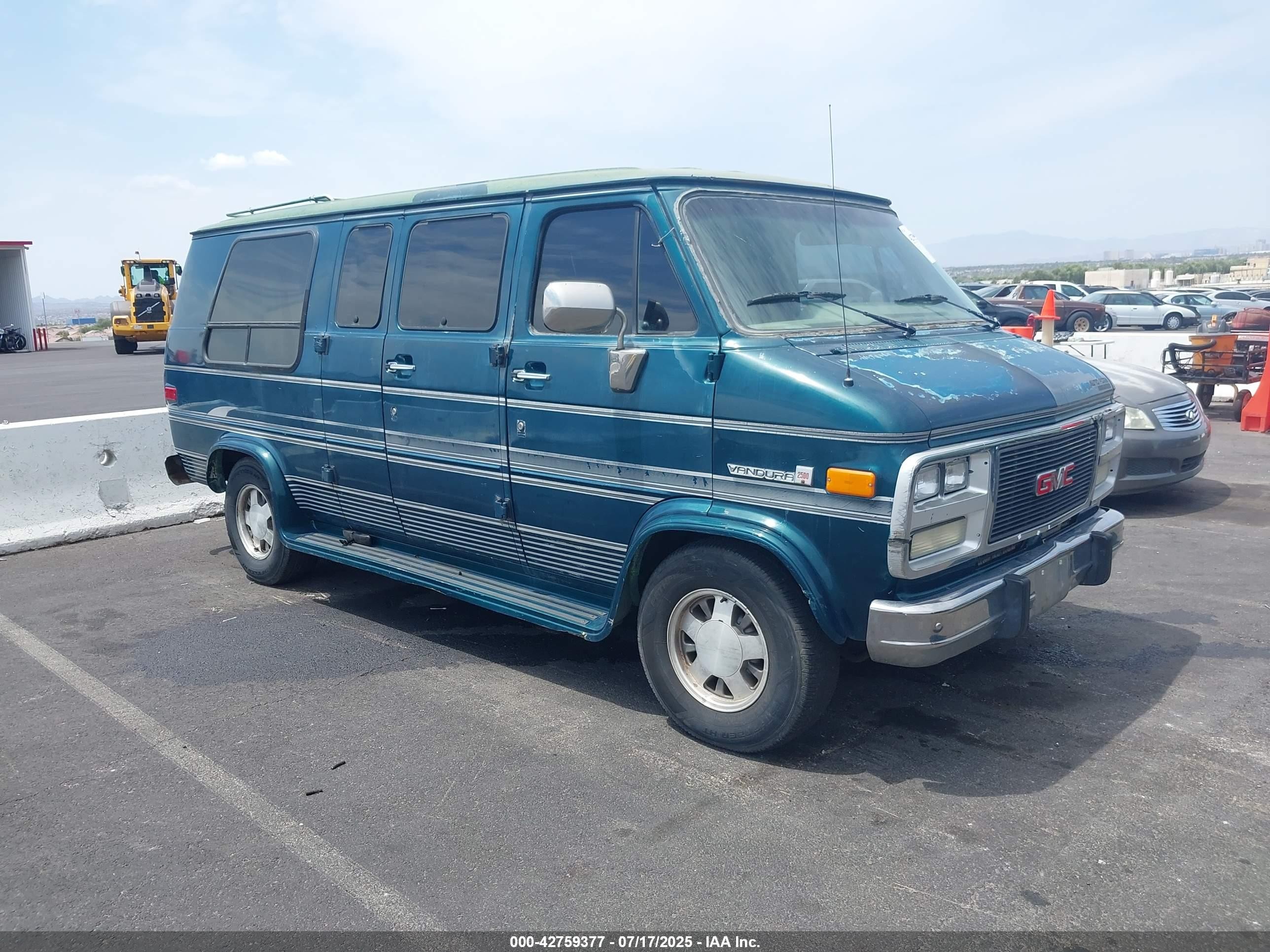1995 GMC Vandura, VIN 1GDEG25K3SF526030 — Front end