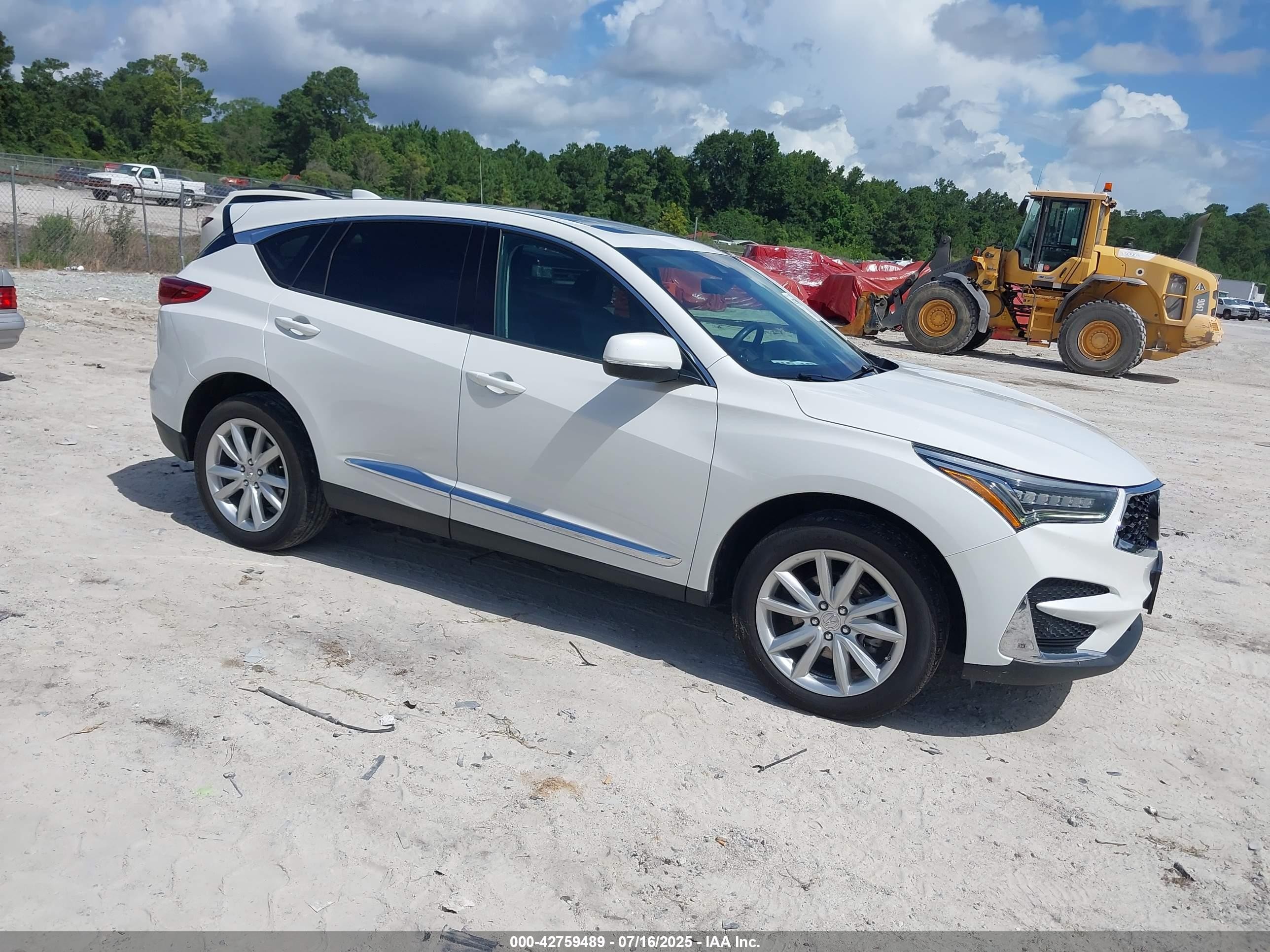 2020 Acura RDX, VIN 5J8TC2H3XLL018105 — Стихия